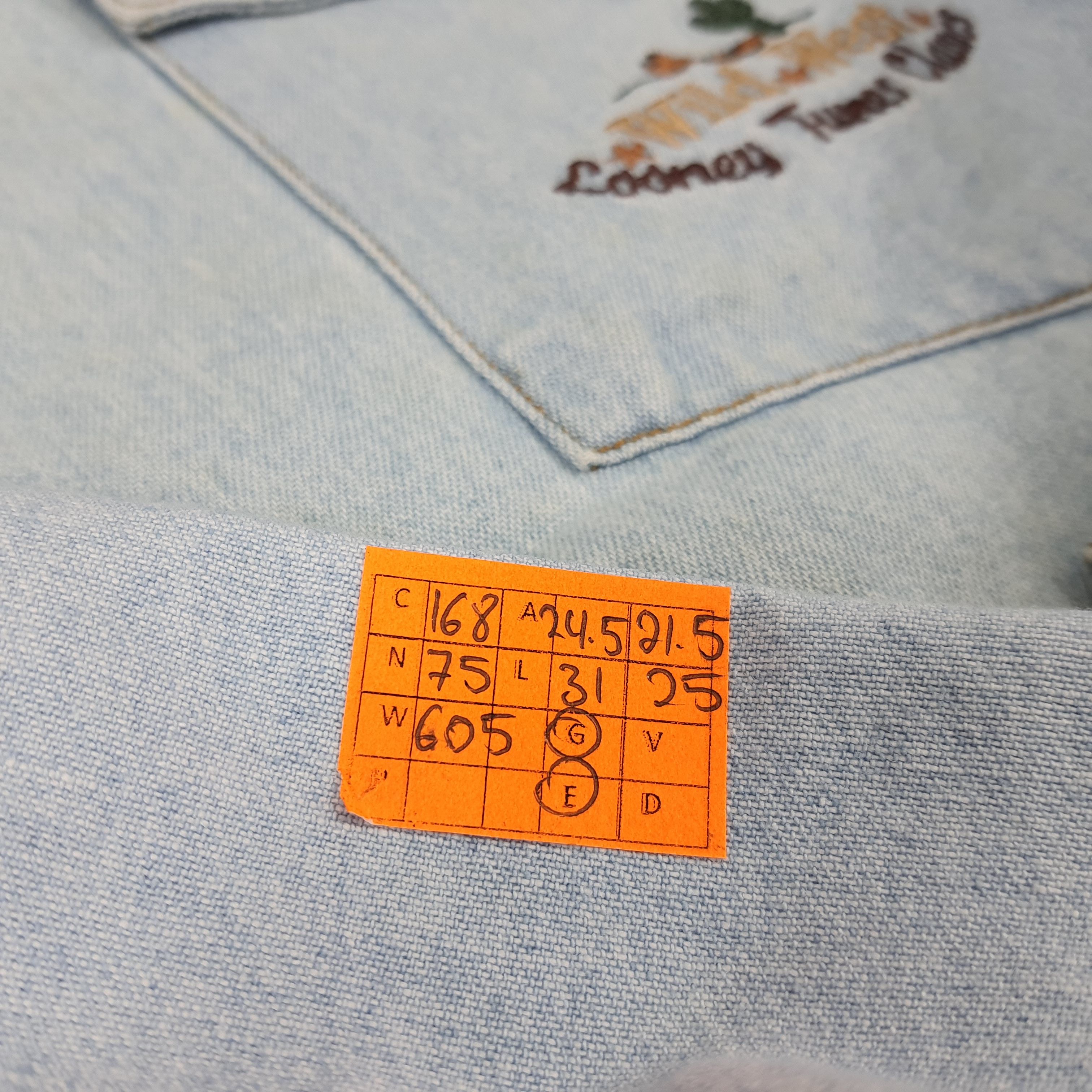 Vintage × Warner Bros Vintage Wild West Looney Tunes Classics Embroidered Shirt Size US L / EU 52-54 / 3 - 9 Thumbnail