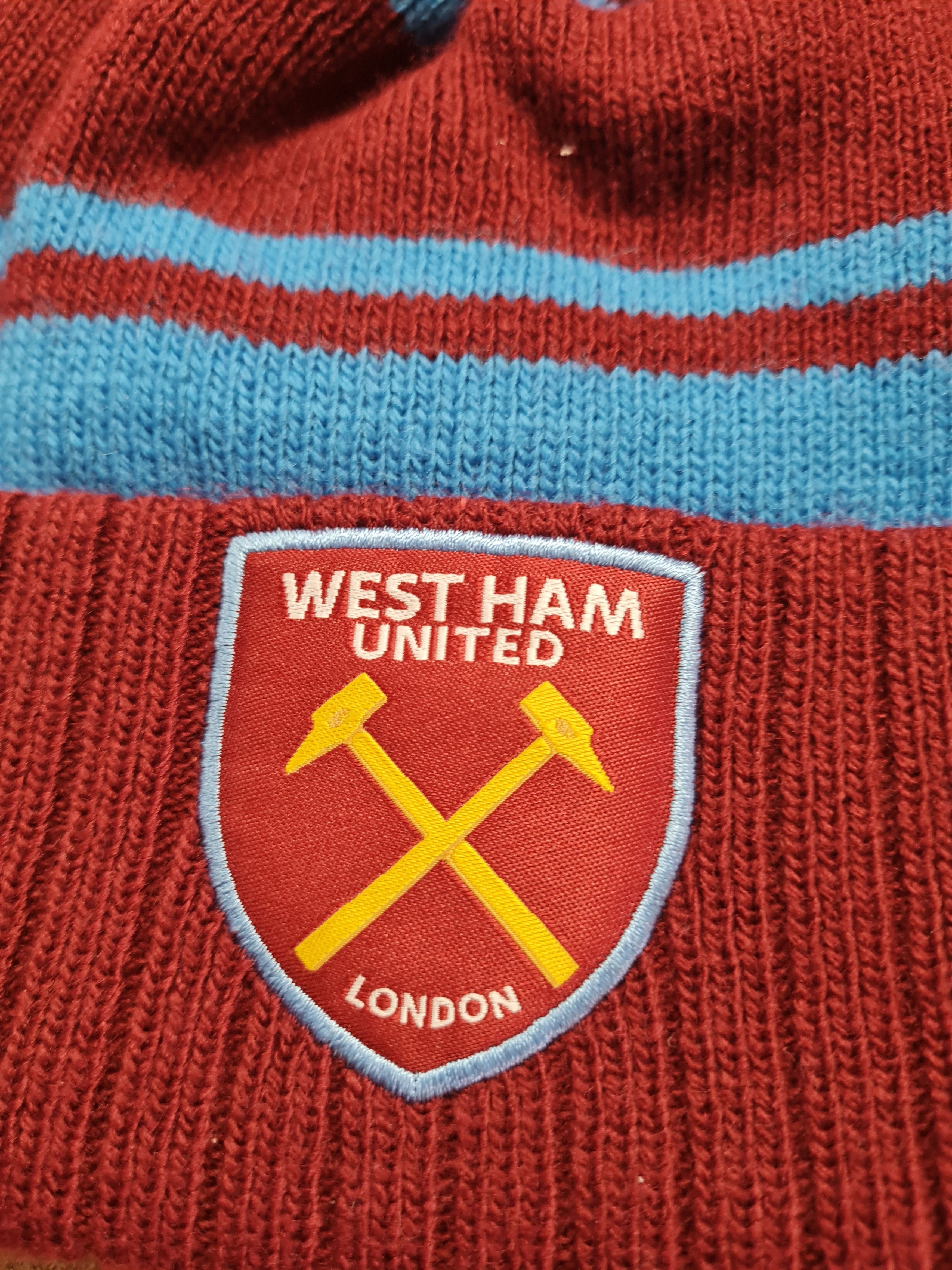 Umbro Knitted hat caps UMBRO WEST HAM UNITED FC Reversable Beanie Size ONE SIZE - 11 Thumbnail