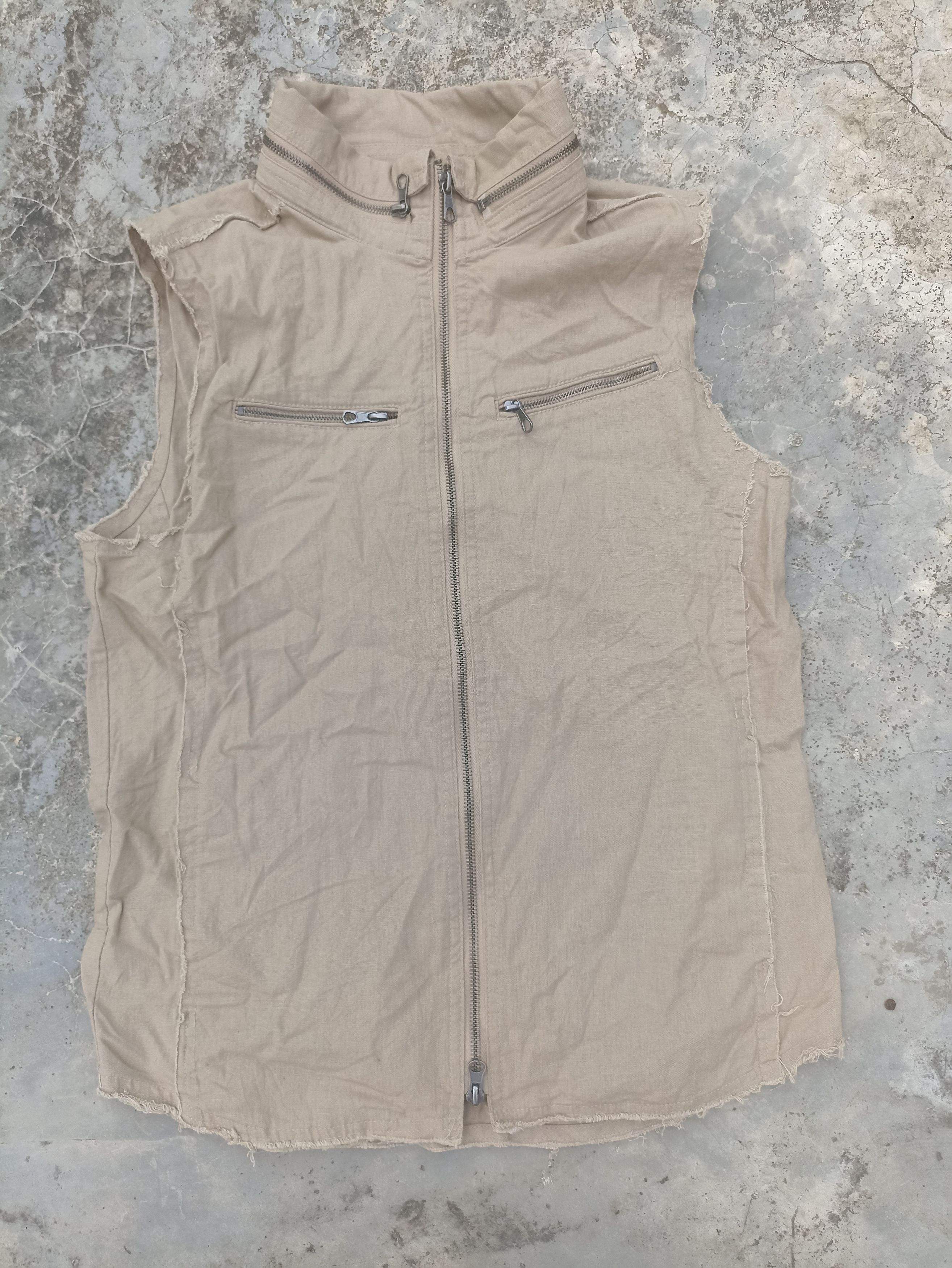 In The Attic 🔥 In the Attic vest seditionaries design if six was nine Size US M / EU 48-50 / 2 - 2 Thumbnail