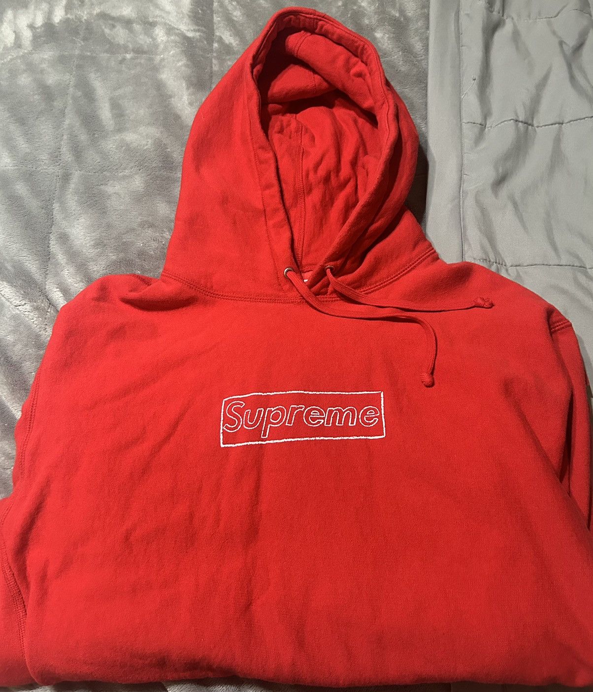 Supreme Supreme x Kaws Box Logo Sz Medium Size US M / EU 48-50 / 2 - 1 Thumbnail