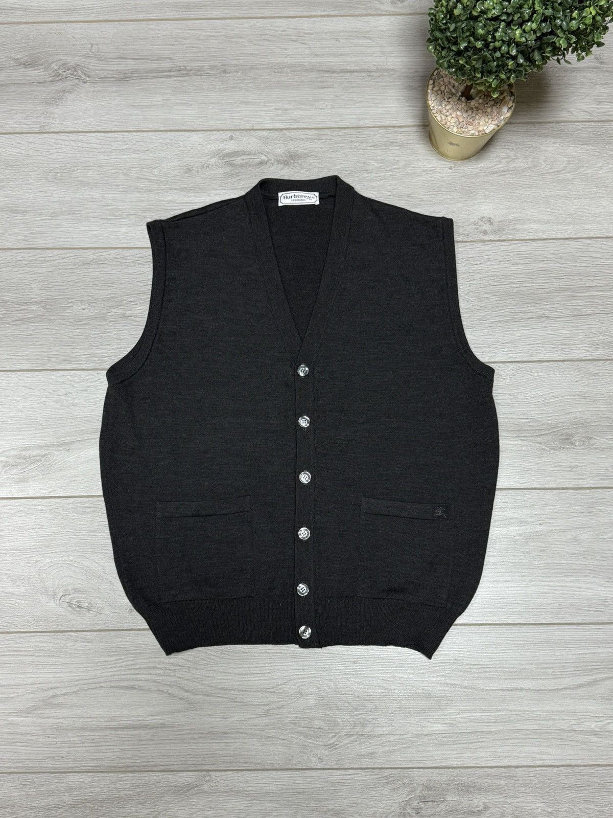 Burberry Burberry vintage wool sweater buttons sweater pockets Size US XL / EU 56 / 4 - 1 Thumbnail