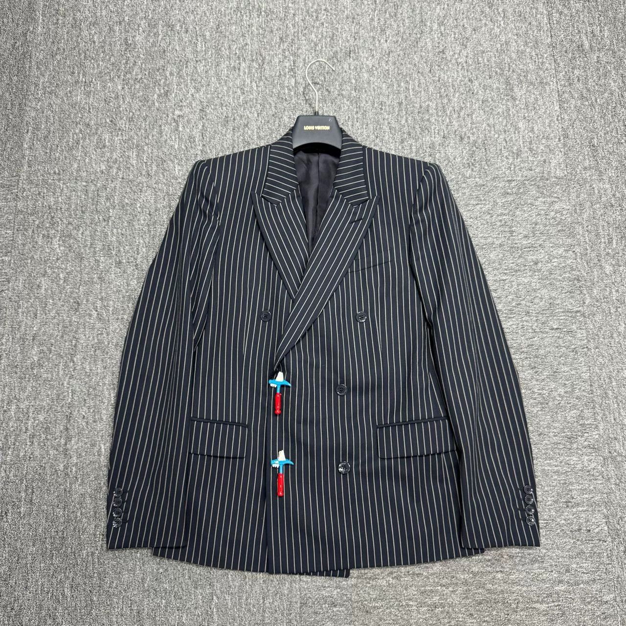 Louis Vuitton louis vuitton double-breasted striped suit jacket Size US L / EU 52-54 / 3 - 1 Thumbnail