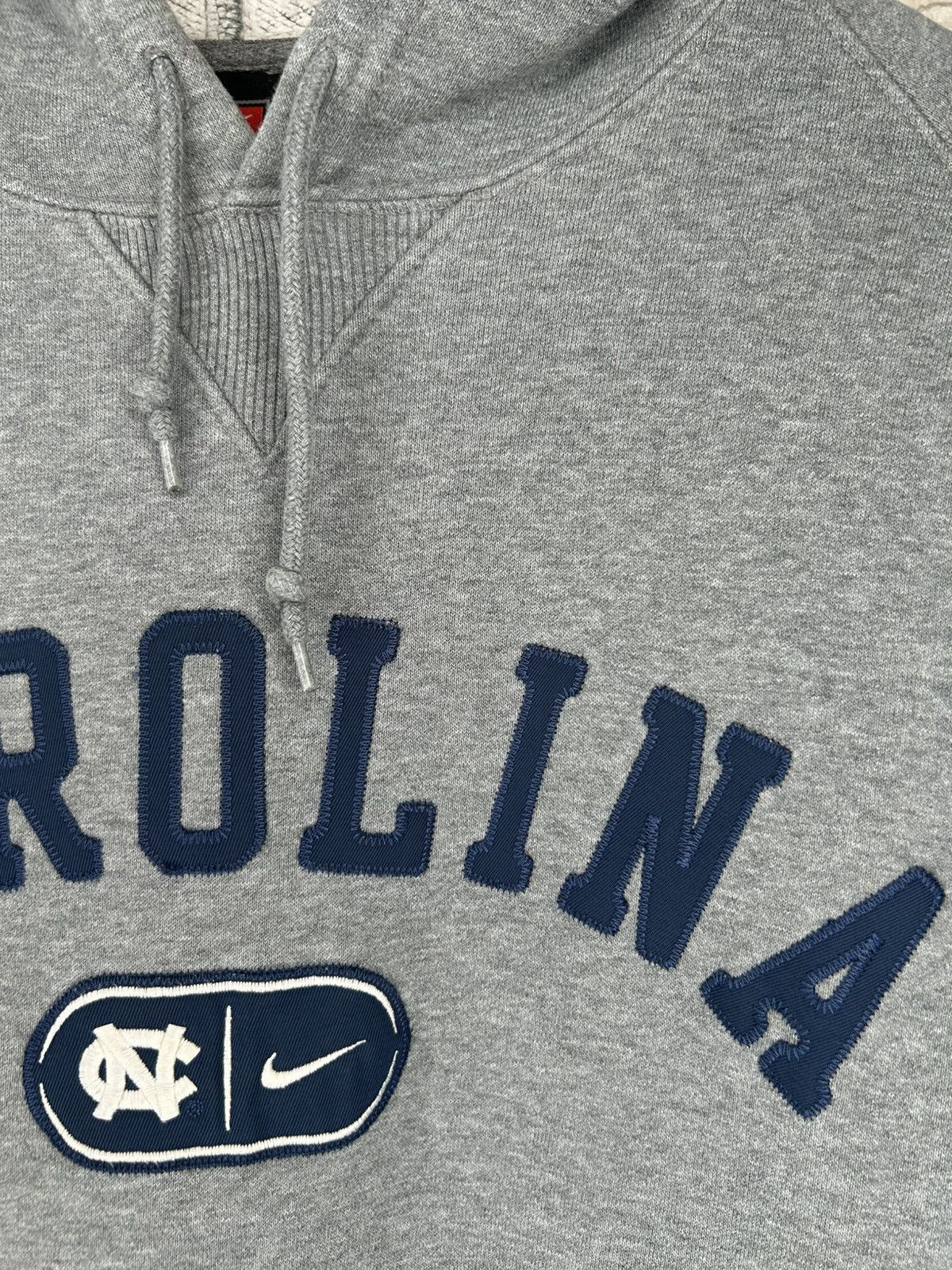 Nike Vintage Nike North Carolina Embroidered Hoodie Size US XL / EU 56 / 4 - 4 Thumbnail