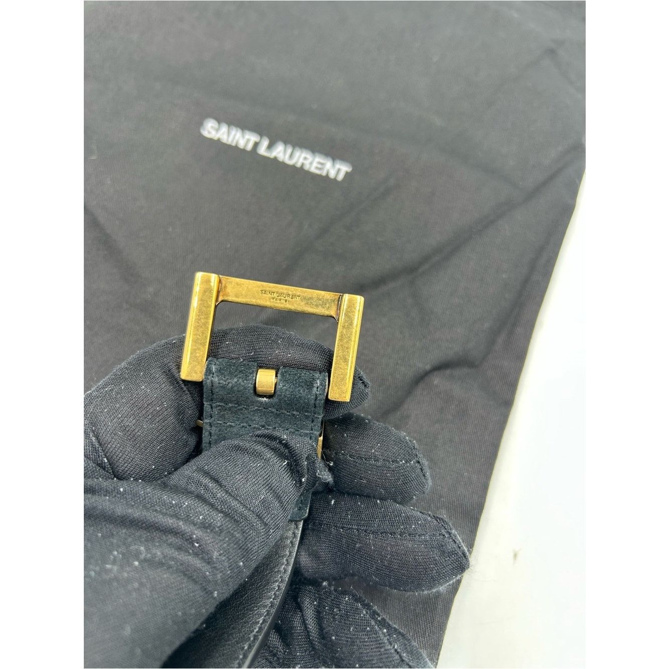 Women\'s Saint Laurent Black Suede Belt with Gold YSL Logo
80/32 inches SAINT LAURENT Solid Black SUEDE YSL-LOGO CASSANDRE Women main image 4