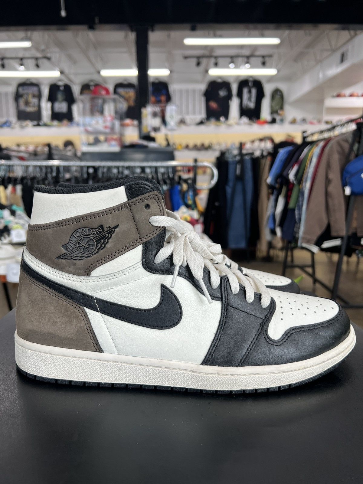 Jordan Brand Air Jordan 1 Mocha Sz. 11.5 (2020) Size US 11.5 / EU 44-45 - 6 Thumbnail
