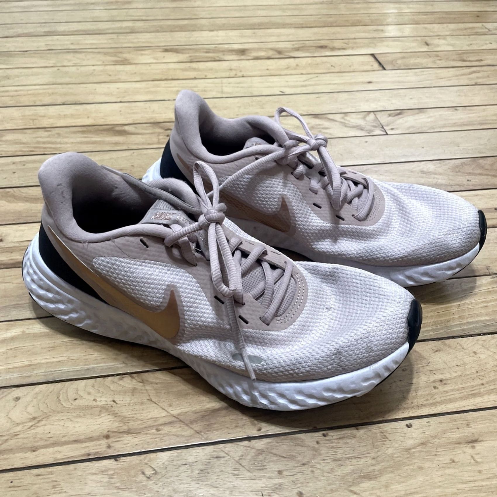 Nike Nike Revolution Running Sneakers Pink Womens 10 Breathable Lace Up Rubber Low Top Athletic Casual Sports Shoes Cap Rose 2021 Womens Size US 10 / IT 40 - 5 Thumbnail