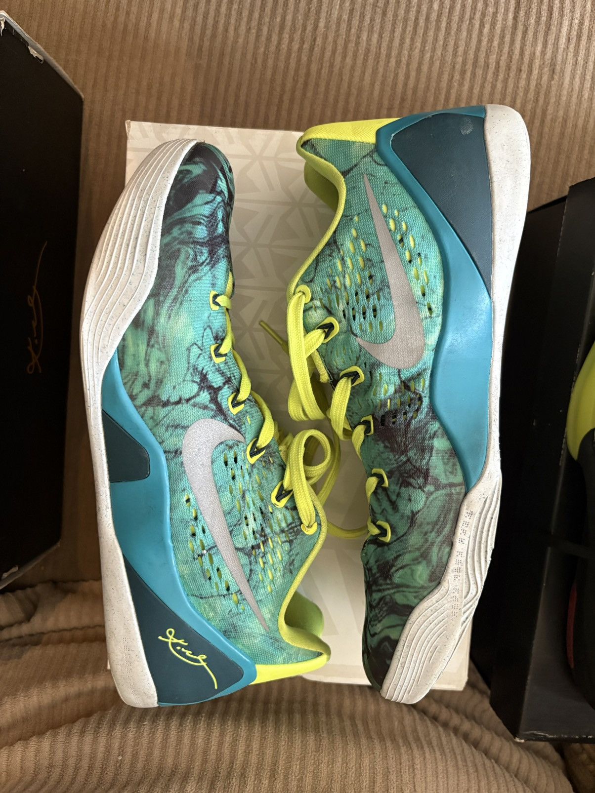 Nike Nike Kobe 9 Easter Size 11.5 Size US 11.5 / EU 44-45 - 3 Thumbnail