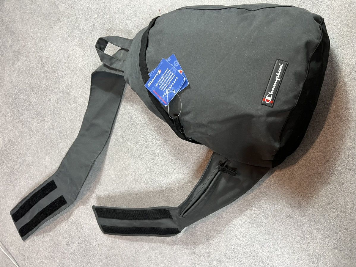 Vintage 🔥 Champion Sling Bag – Street Essential Size ONE SIZE - 6 Thumbnail