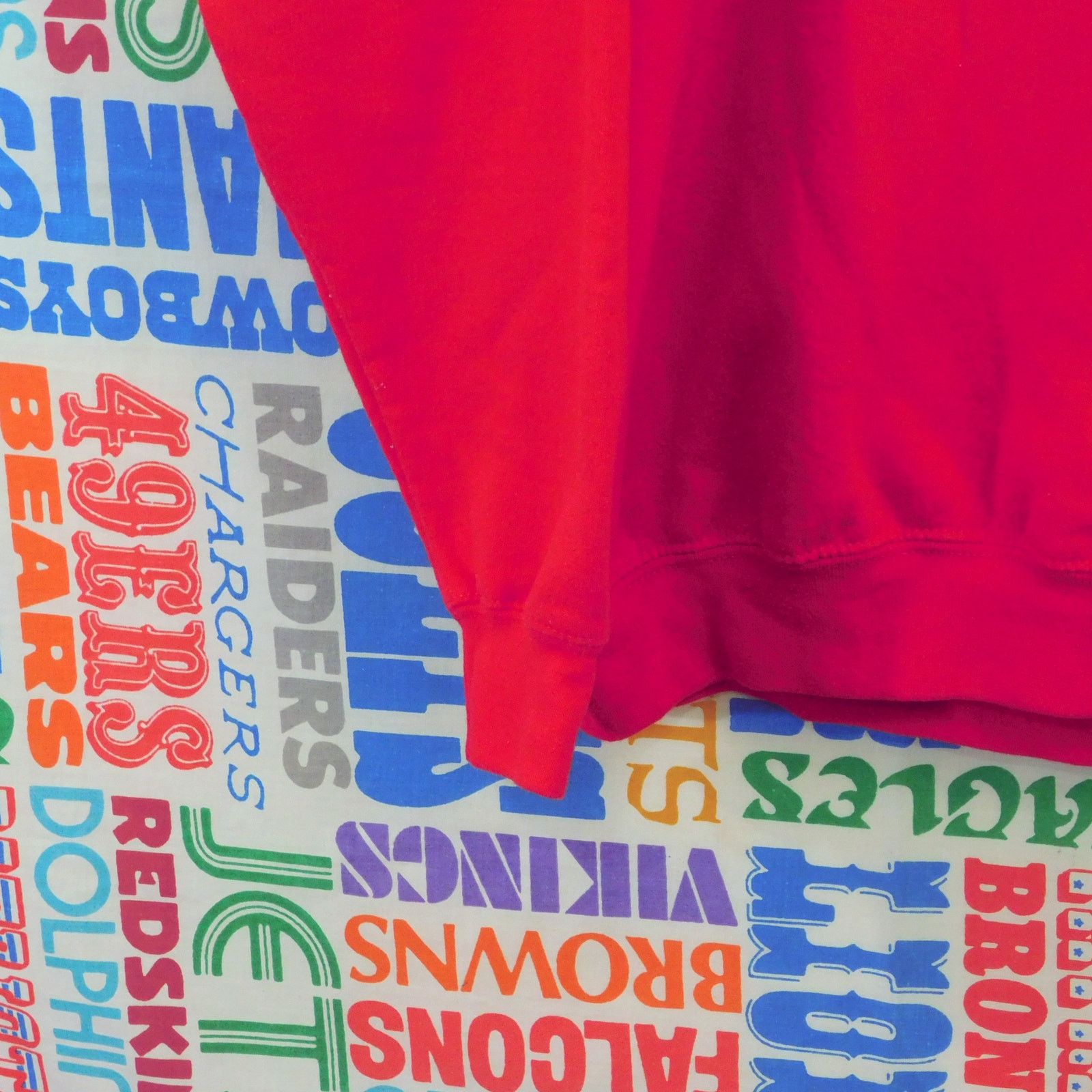 Gildan Staples Crewneck Sweatshirt Size L 90s Office Supply Red Size US L / EU 52-54 / 3 - 5 Thumbnail