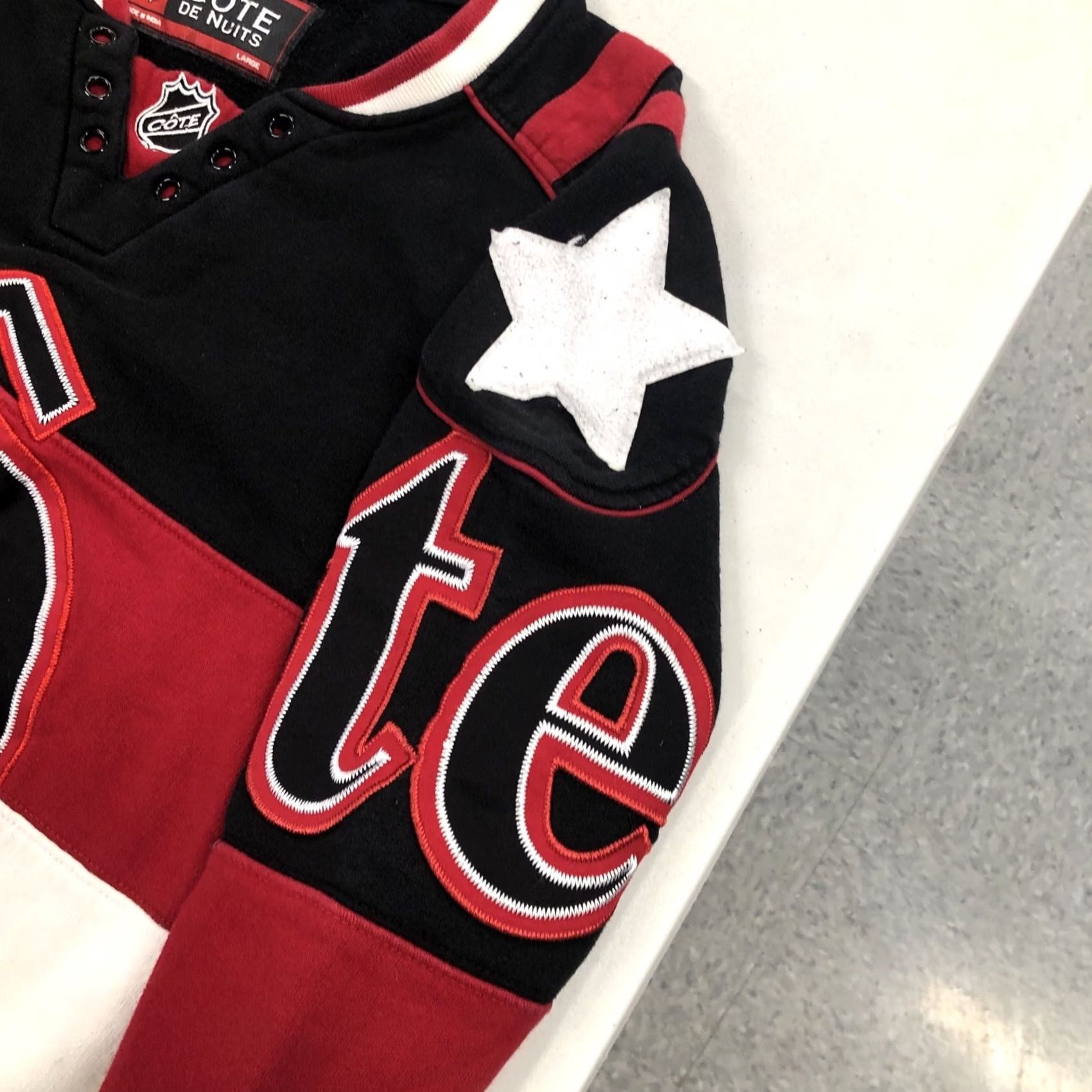 Vintage VINTAGE Cote De Nuits Hockey Jersey Mens L Black 100% Cotton Canvas Embroidered Lace Up 3/4 Sleeve Regular Fit Hockey Theme Activewear Size US L / EU 52-54 / 3 - 5 Thumbnail