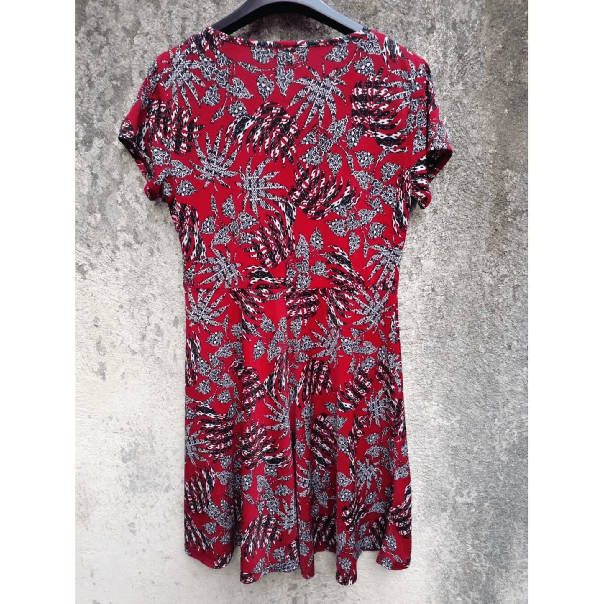 Other Red Floral Print Button Dress (M) Size M / US 6-8 / IT 42-44 - 1 Thumbnail