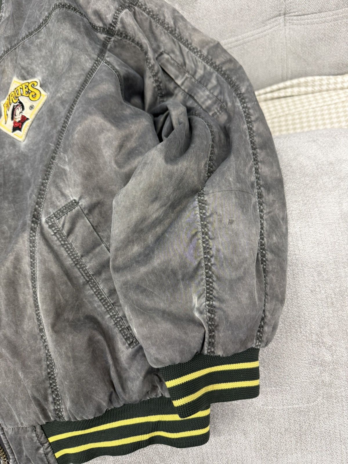 MLB Vintage Pirates Pittsburgh Baseball Nylon Bomber Jacket Size US XL / EU 56 / 4 - 10 Thumbnail