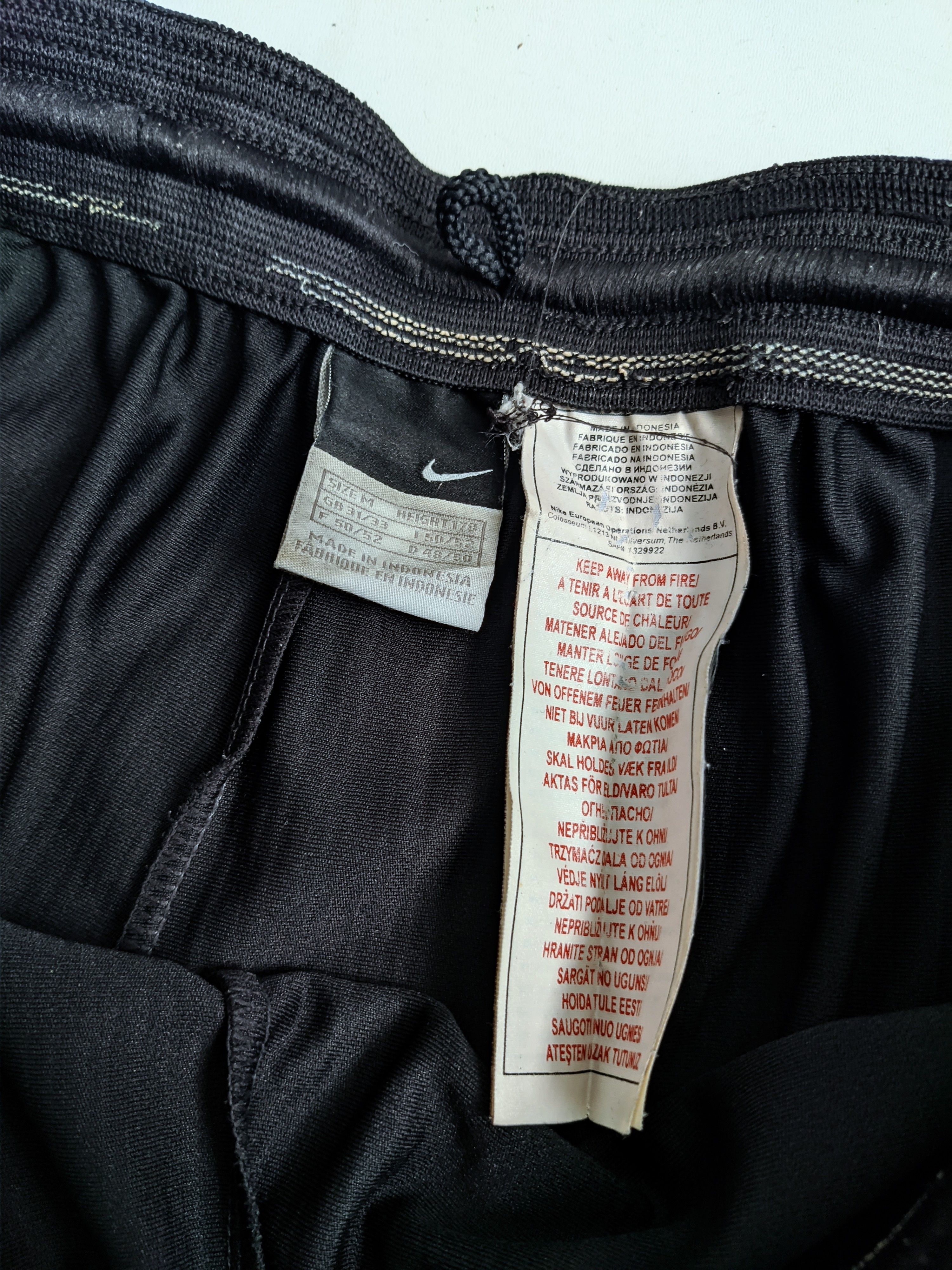 Nike Nike vintage shorts swoosh 90s Size US 34 / EU 50 - 4 Thumbnail