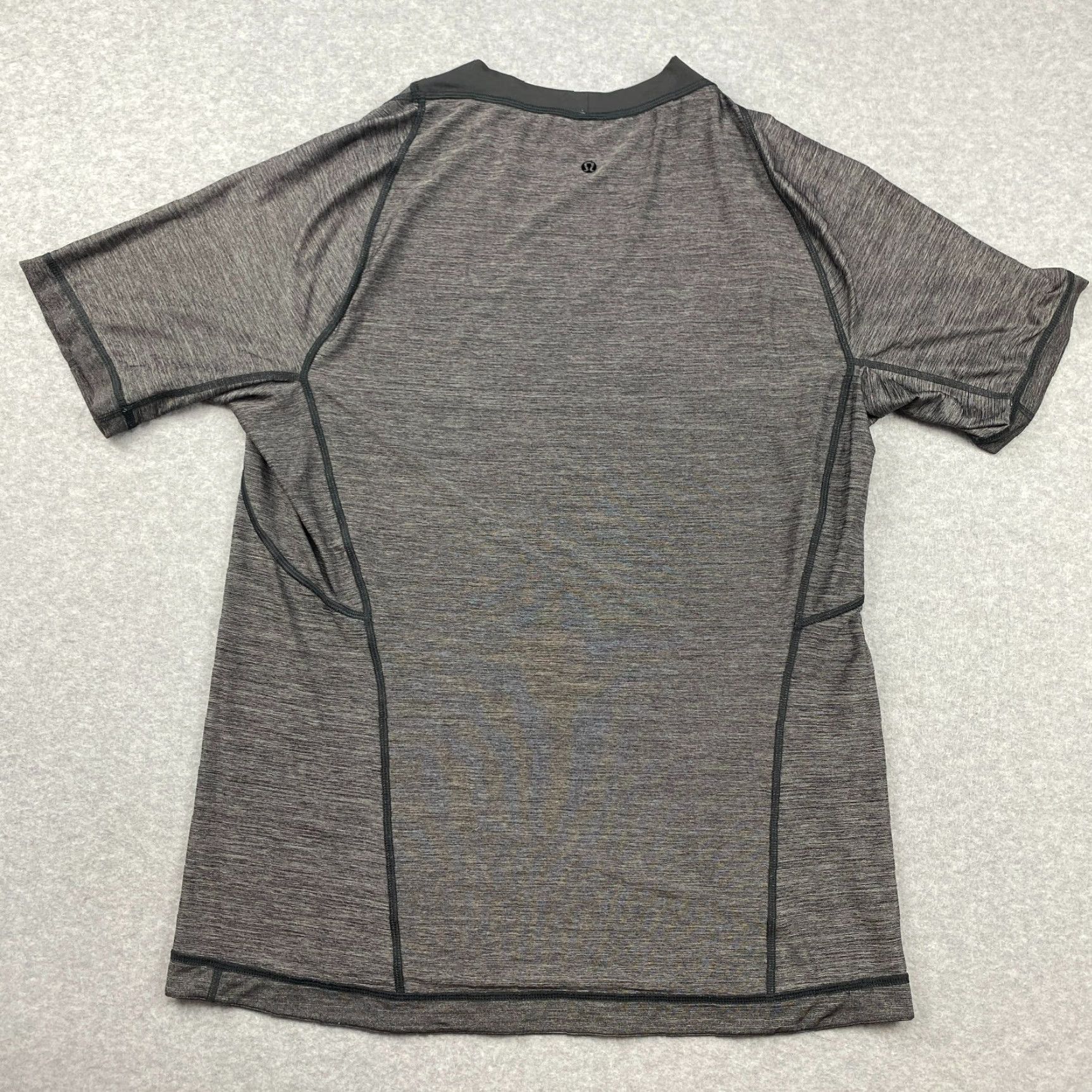 Lululemon Lululemon Reversible Shirt Mens Medium Black Heather Gray Short Sleeve Active Size US M / EU 48-50 / 2 - 6 Thumbnail