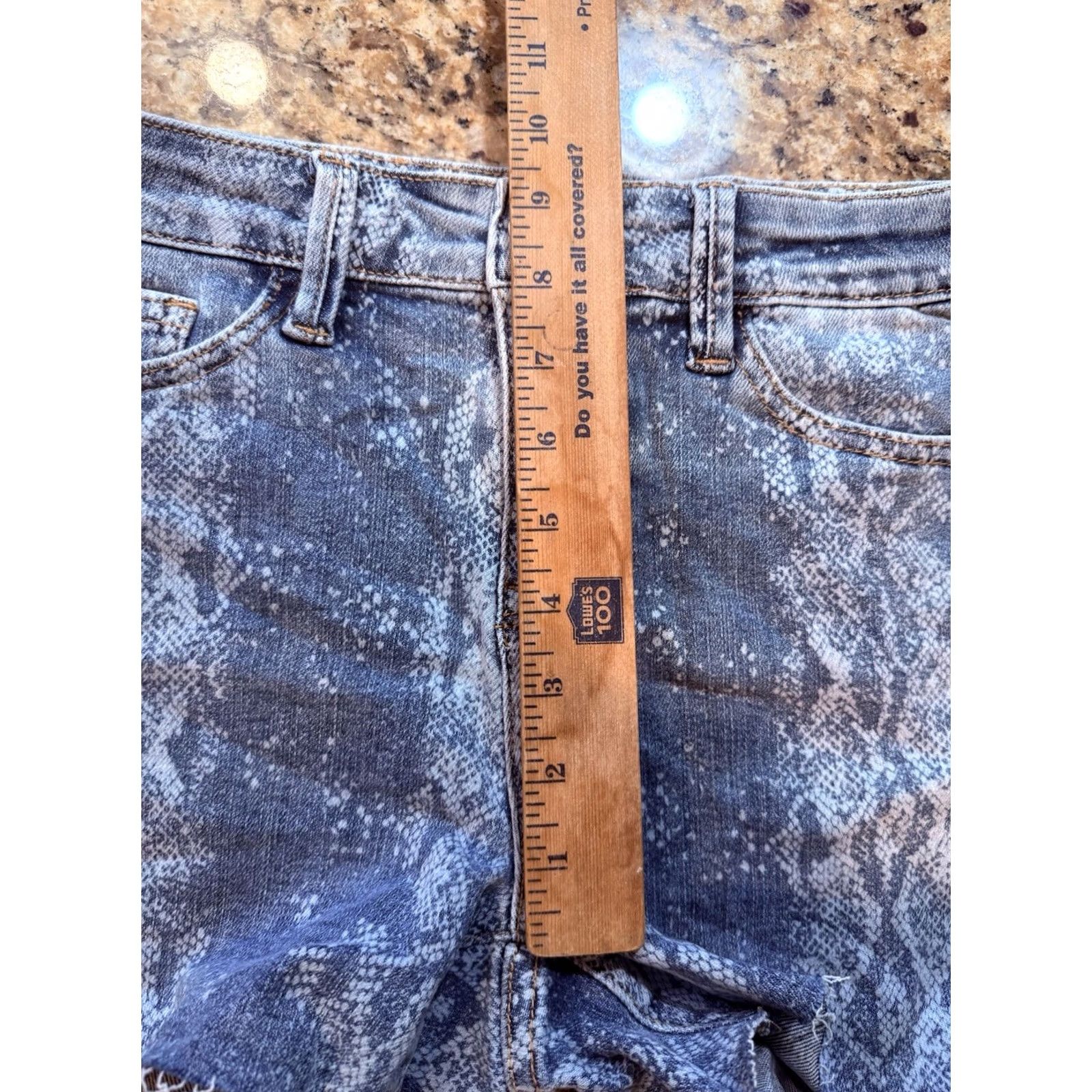 Denime Judy Blue Cut-Off Denim Shorts Women Sz S Mid-Rise Blue Snake Print Stretchy Short Jeans Size 28" / US 6 / IT 42 - 7 Thumbnail
