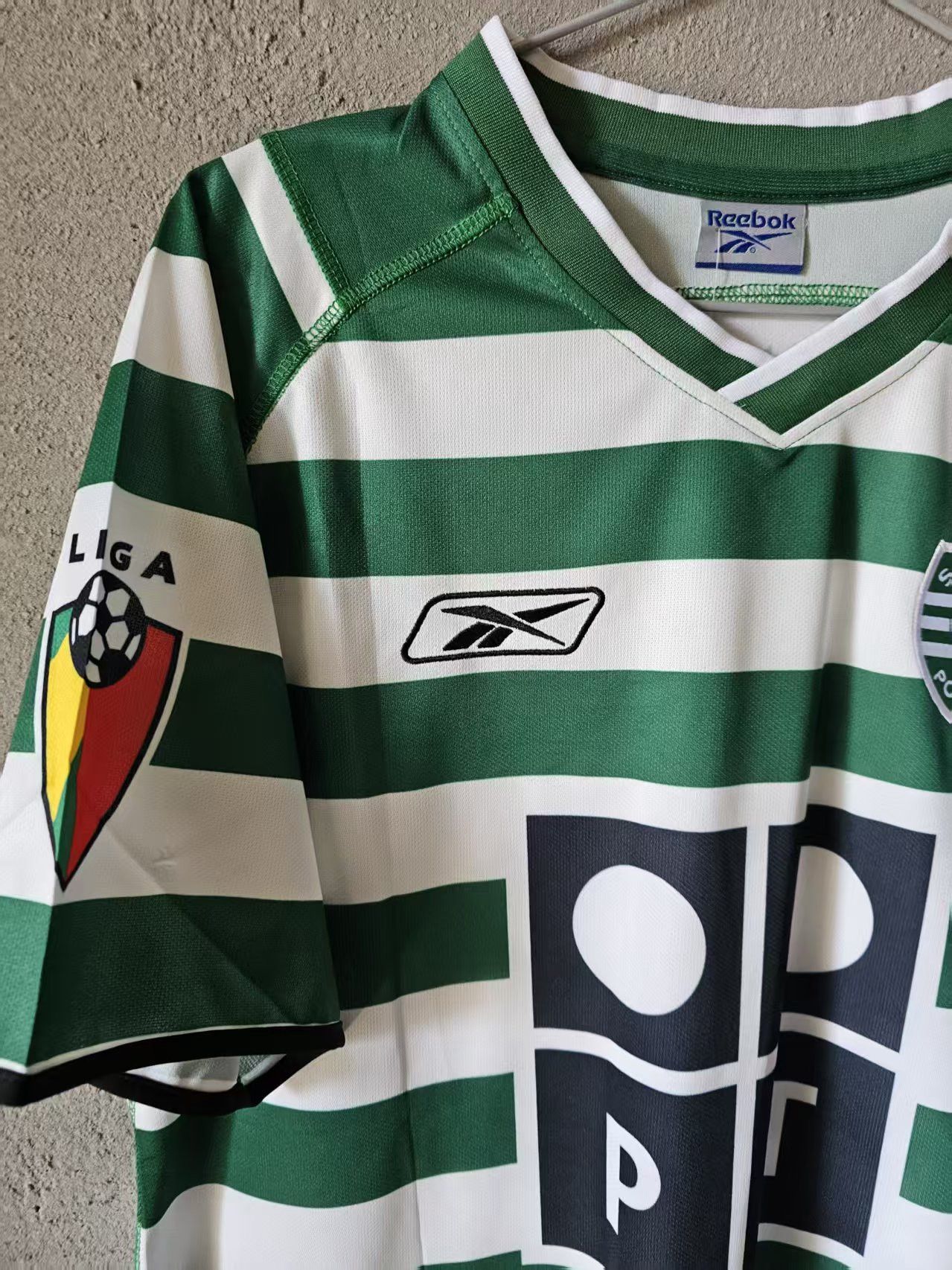 Other 2003 2004 Sporting CP #28 C Ronaldo Jersey Size US L / EU 52-54 / 3 - 3 Thumbnail