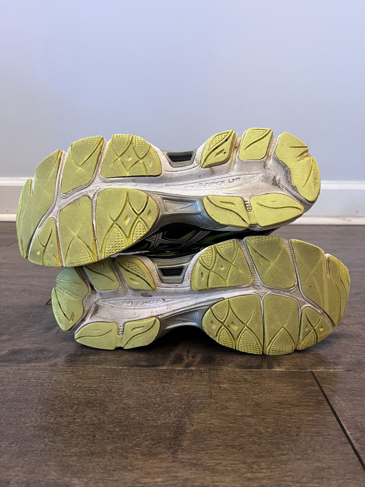 Asics Asics Gel Cumulus 16 Black/Neon Yellow Size US 9.5 / EU 42-43 - 9 Thumbnail