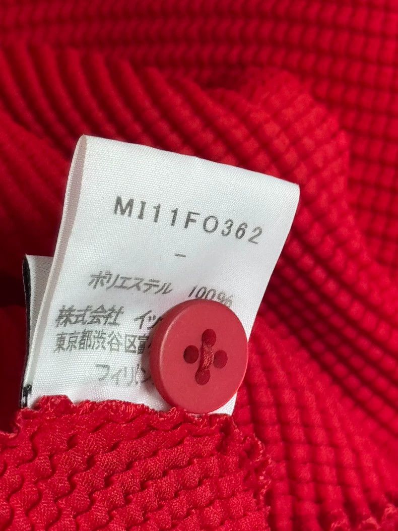 Issey Miyake Issey Miyake size:one size Red magic suit Size XS / US 0-2 / IT 36-38 - 4 Thumbnail