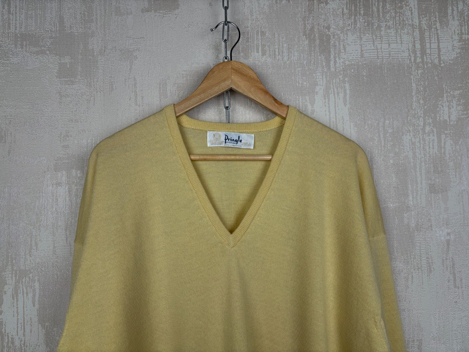 Pringle Of Scotland Vintage Pringle of Scotland Lambswool V-neck Sweater L-XL Size US L / EU 52-54 / 3 - 4 Thumbnail