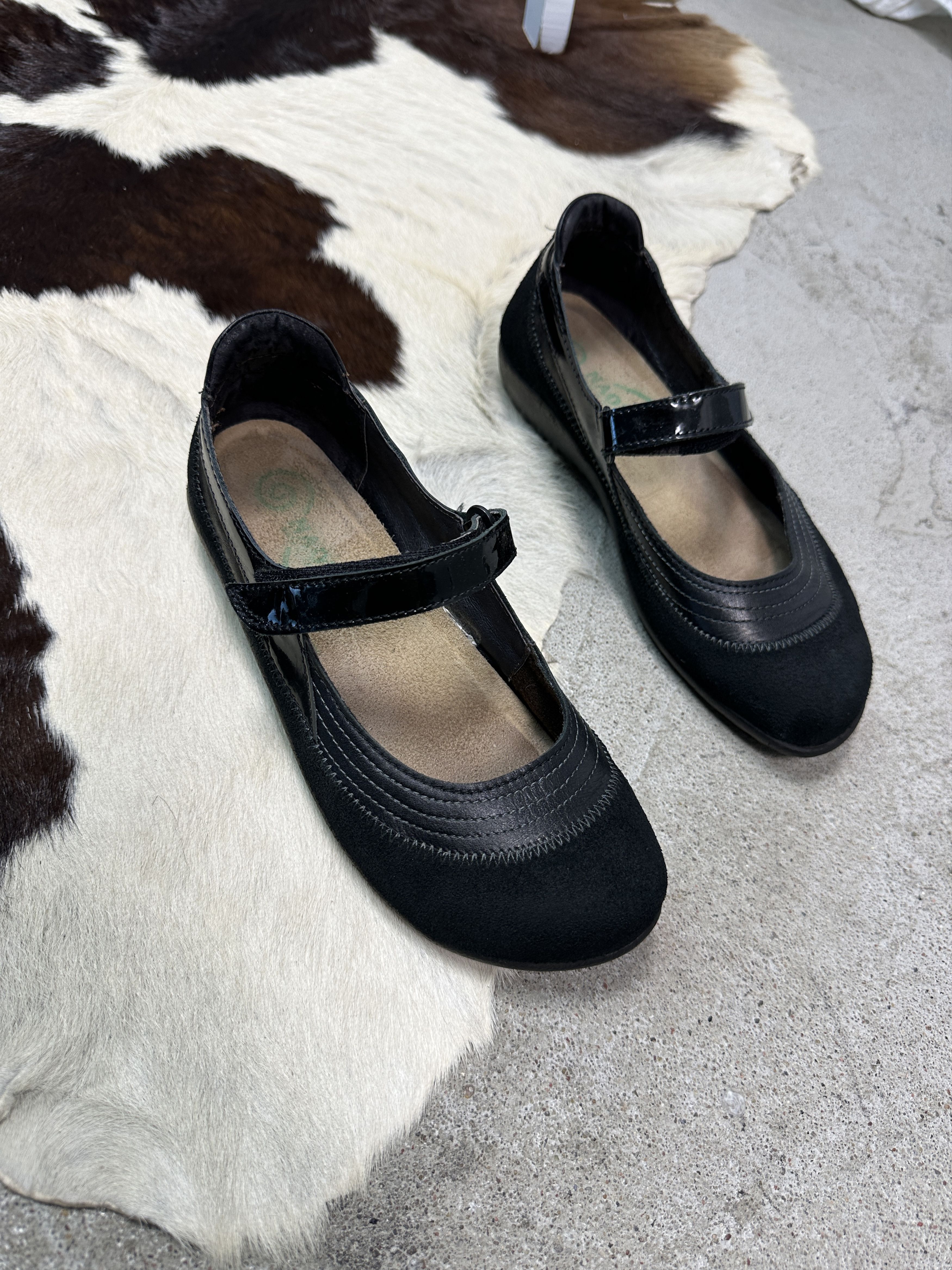 Vintage Vintage Avant Garde Velcro Straps Suede Mary Jane Y2K Size US 6 / IT 36 - 1 Thumbnail
