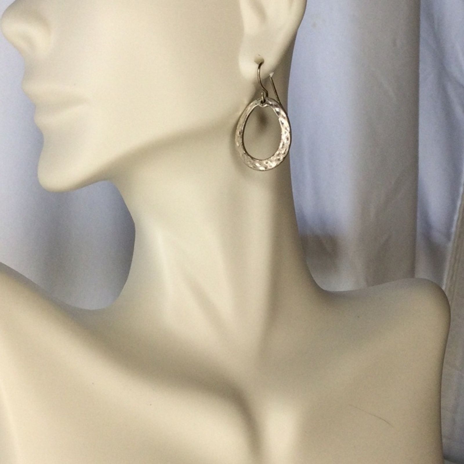 Other Silver Tone Small Vintage 1980's Hammered Oval Earrings Size ONE SIZE - 8 Thumbnail
