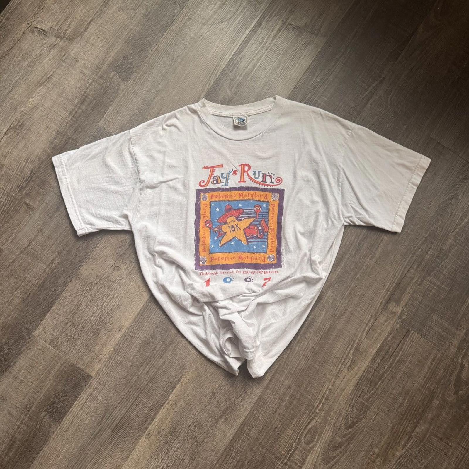 Vintage GLOBAL BASICS • VNTG "10K Run" Pre-Shrunk Tee (XL) Size US XL / EU 56 / 4 - 1 Thumbnail