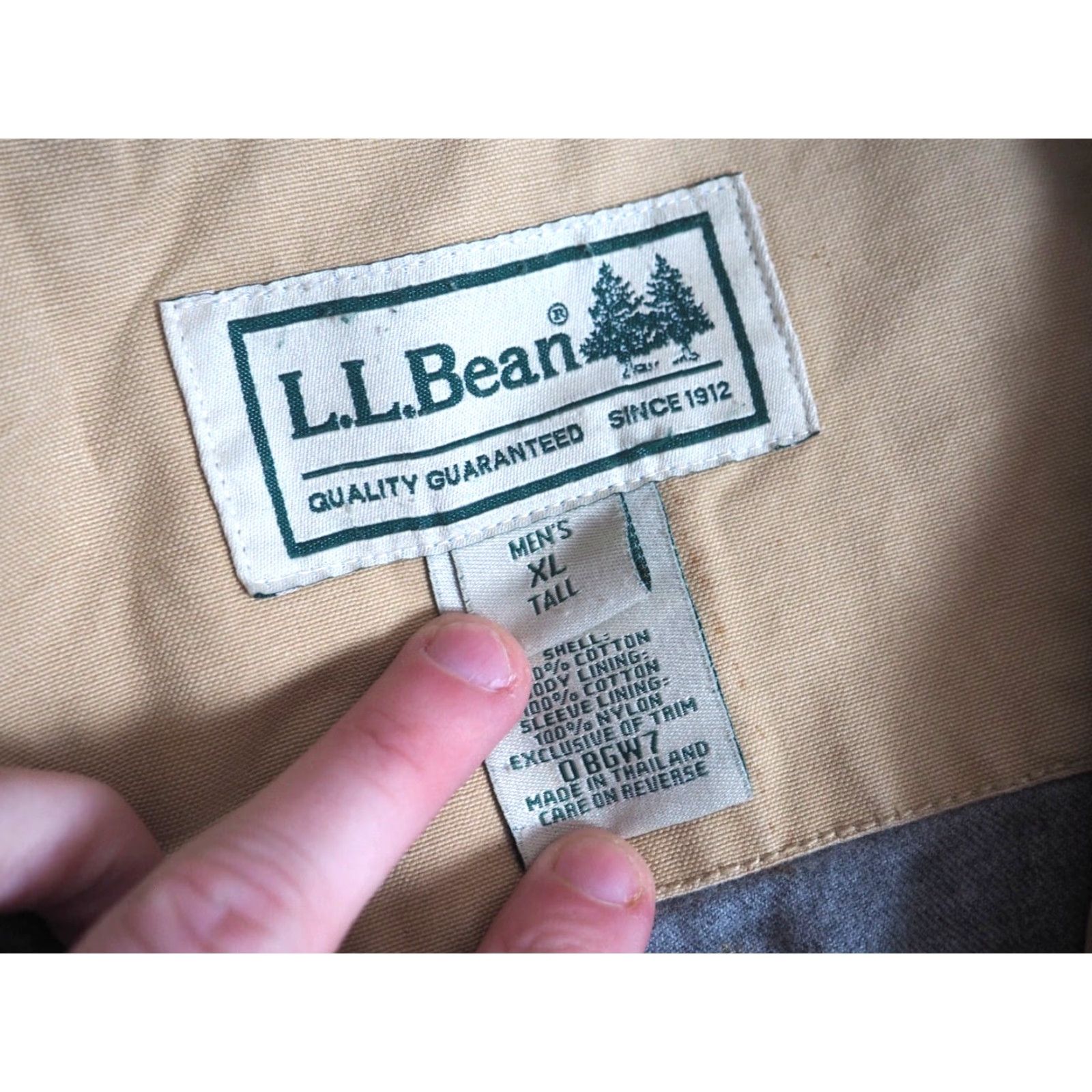 Vintage VINTAGE LL Bean Jacket Chore Canvas Beige Tan 90s Mens XLT Button Collar Pockets Mid-Length - 26" Pit to Pit, 35" Length Size US XL / EU 56 / 4 - 5 Thumbnail