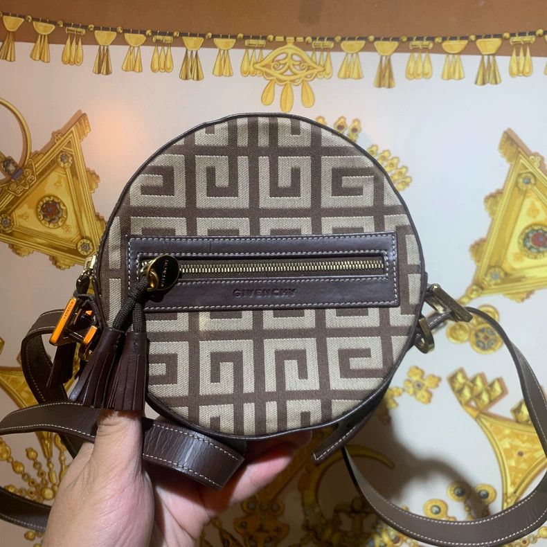 Givenchy Givenchy Round pie bag Size ONE SIZE - 1 Thumbnail