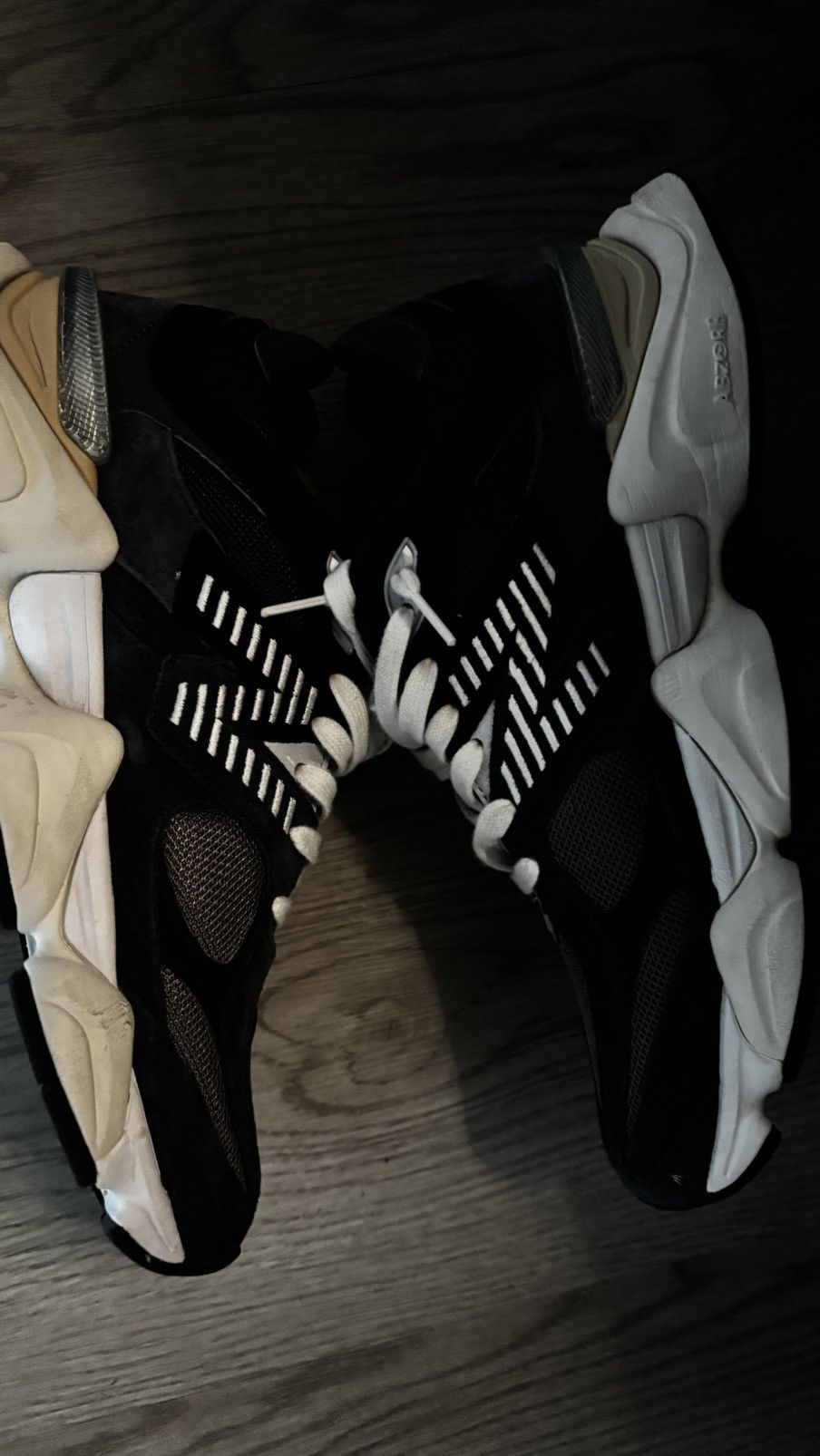 New Balance New Balance 9060 Black/White Size US 10 / EU 43 - 6 Thumbnail