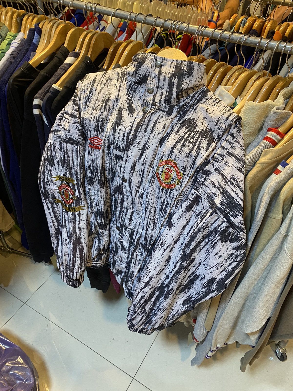 Vintage Vintage Manchester United Track Jacket Size US L / EU 52-54 / 3 - 1 Thumbnail