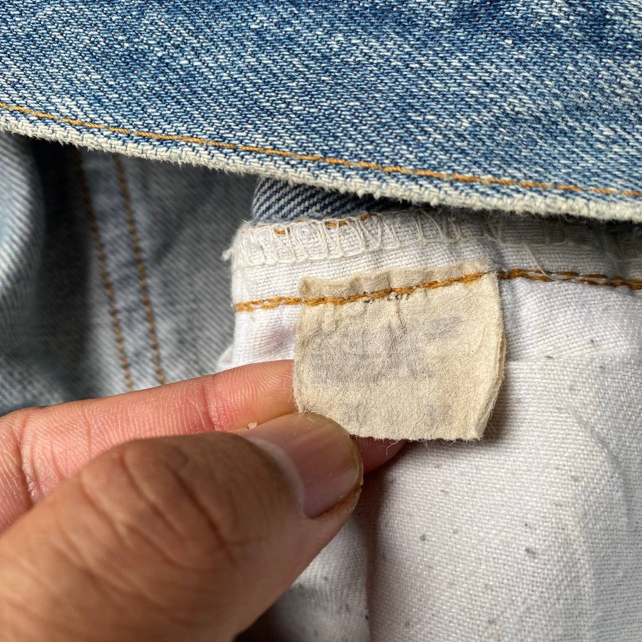 Levi's Vintage Clothing Rare 1970s Levi’s 501 Redline Selvedge Release Hem Button 6 Size US 28 / EU 44 - 12 Thumbnail