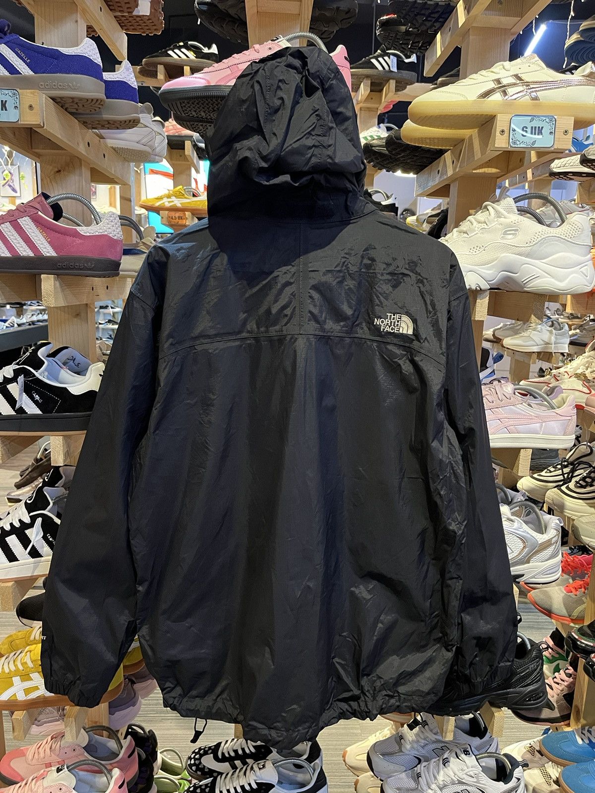 The North Face × Vintage The North Fave Hyvent Black Jacket Hooded Waterproof Size US M / EU 48-50 / 2 - 19 Thumbnail
