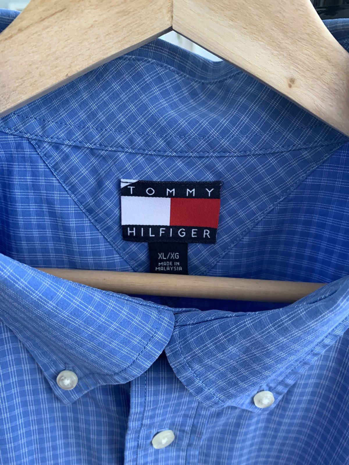 Tommy Hilfiger × Vintage Vintage Tommy Hilfiger Dress Shirt Size US XL / EU 56 / 4 - 3 Thumbnail