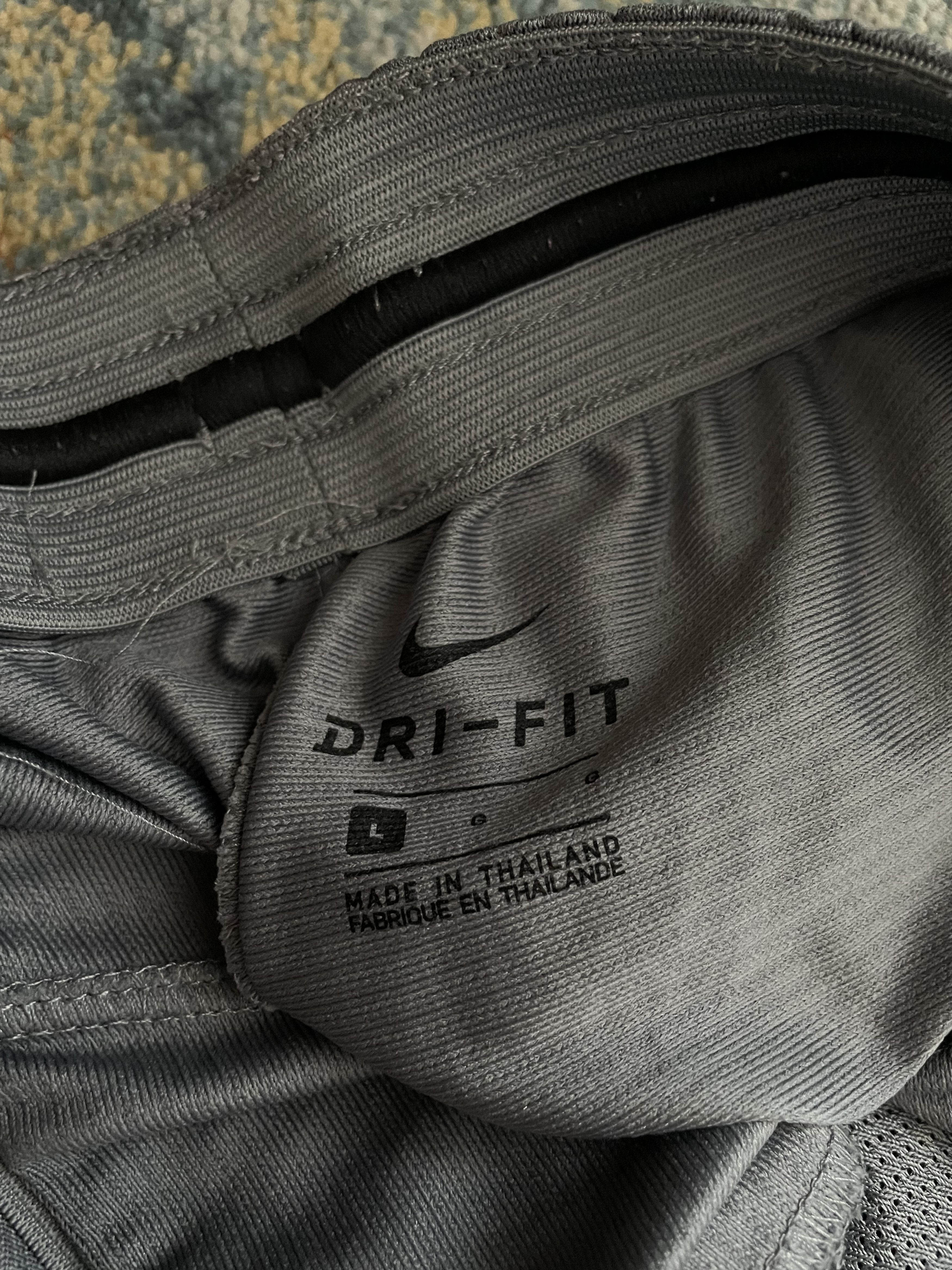 Nike Nike Dri Fit Big Swoosh Shorts Size US 33 - 4 Thumbnail