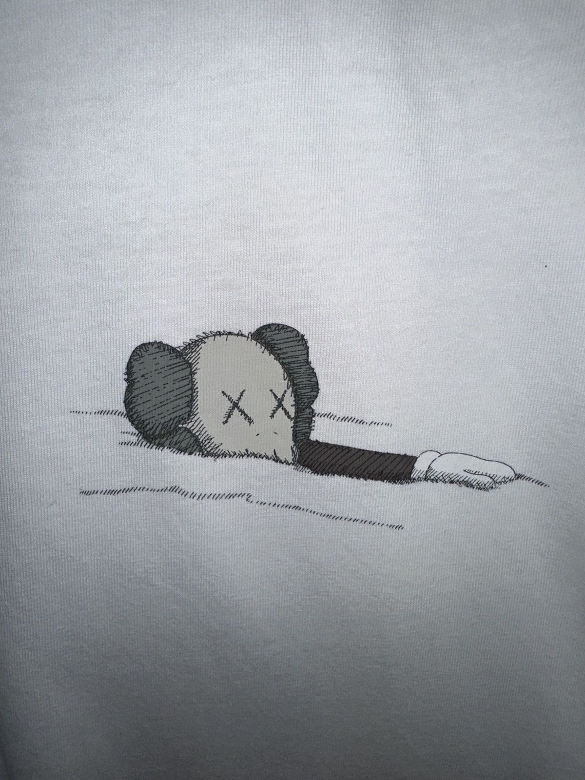 Kaws × Uniqlo Kaws X Uniqlo UT Tee (XL) Size US XL / EU 56 / 4 - 2 Thumbnail