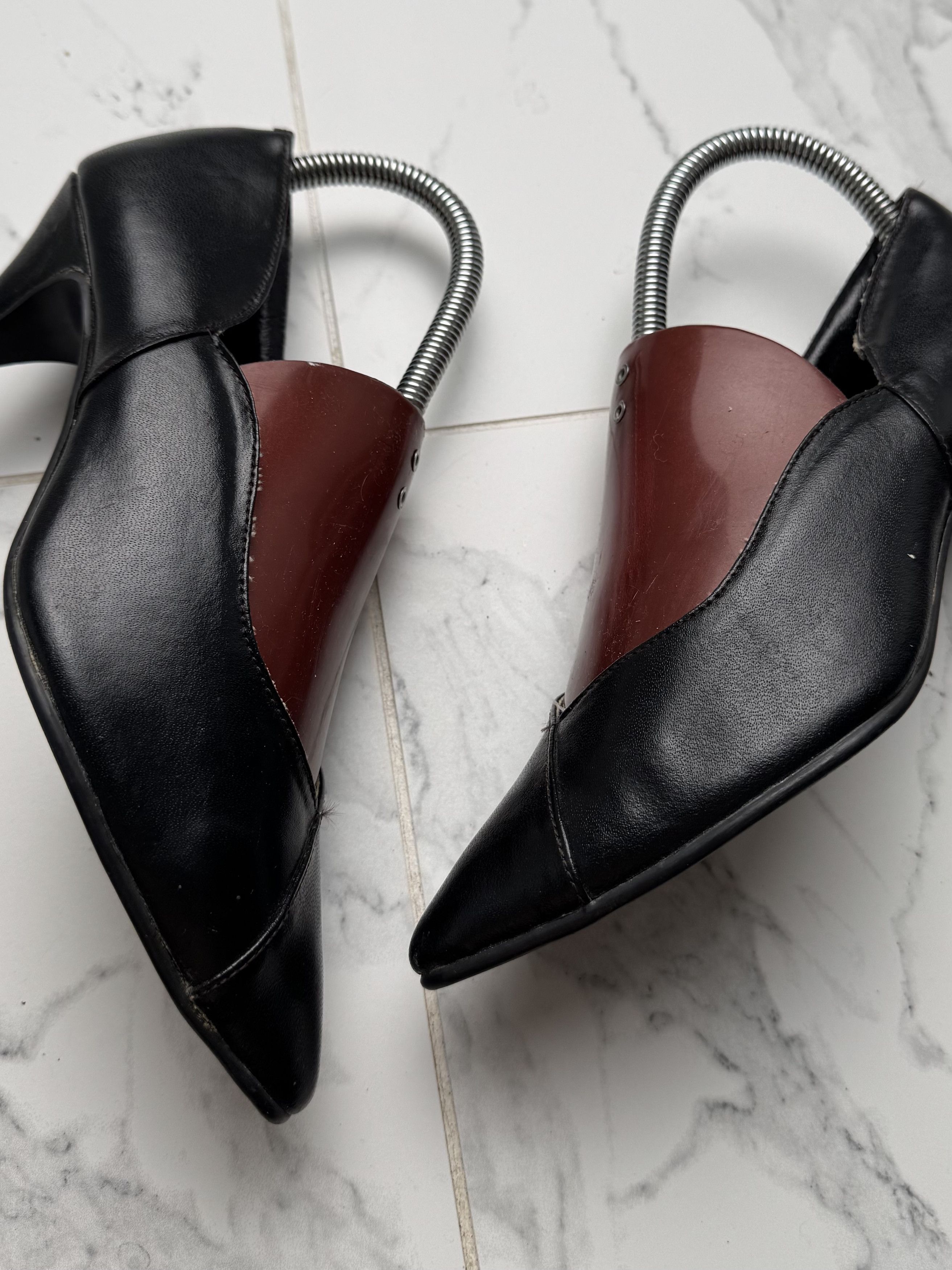 Vintage Vintage Leather Kitten Heel Pumps Pointed Toe Office Shoes Size US 6 / IT 36 - 3 Thumbnail
