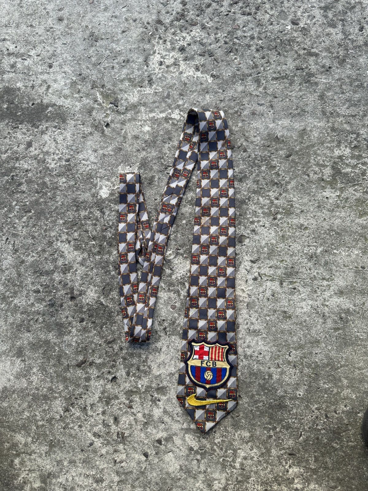 Nike Y2k vintage Nike Fc Barcelona ties Soccer Streetwear USA VTg Size ONE SIZE - 1 Thumbnail