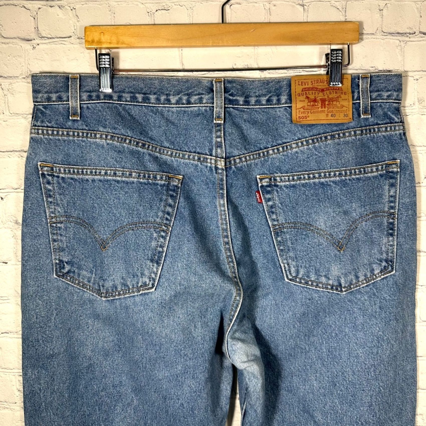 Levi's Levi's 505 Regular Fit Straight Leg Jeans Mens 40x30 Medium Wash Blue Denim Size US 40 / EU 56 - 6 Thumbnail