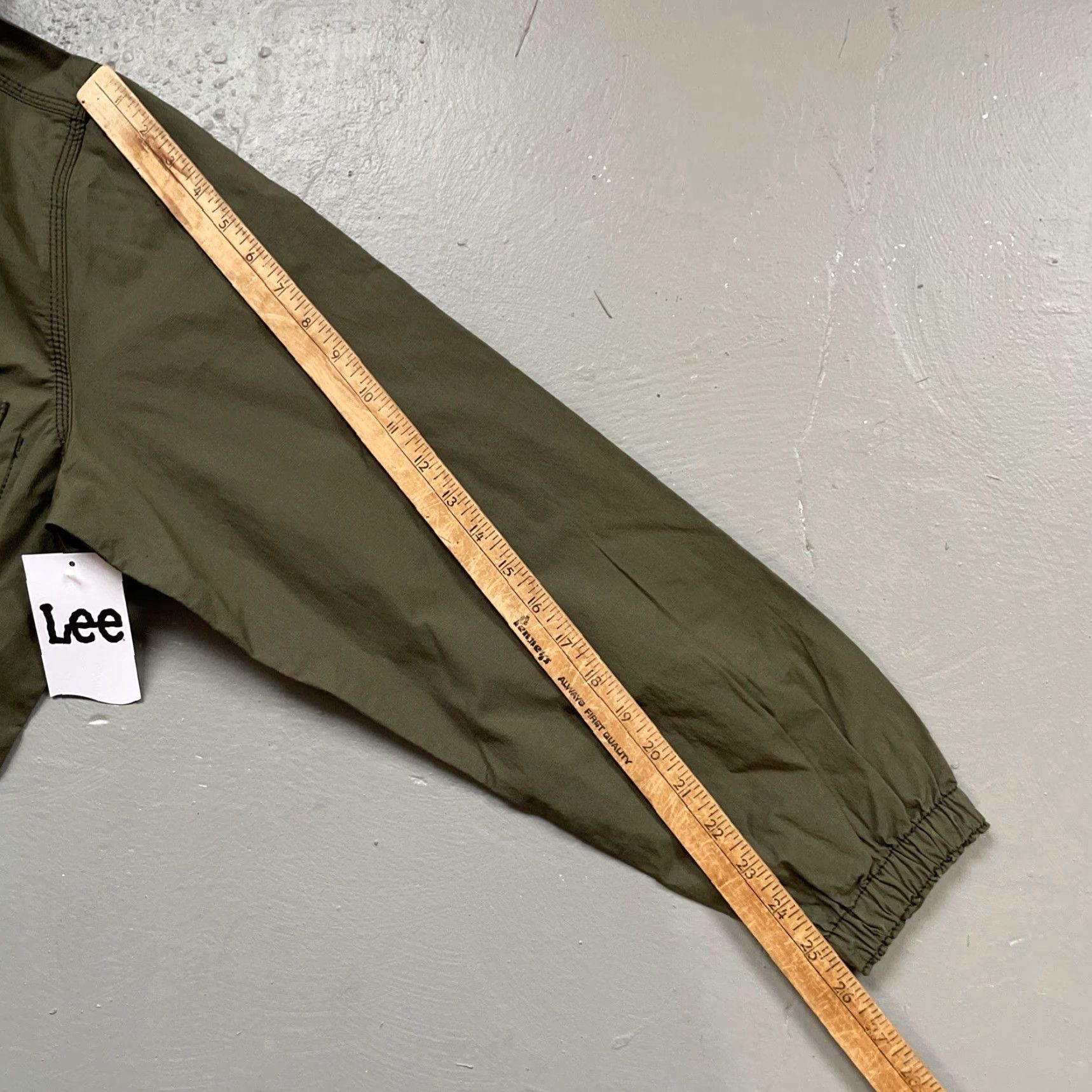 Lee **Lee J-91 Vintage Green Men's L Jacket** User: Lee J-91 Vintage Green Men's L Jacket Size US L / EU 52-54 / 3 - 6 Thumbnail