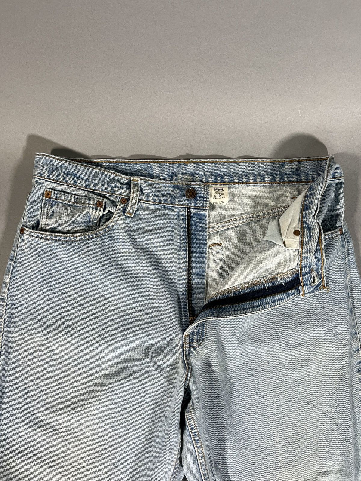 Levi's × Vintage Vintage Light Wash Baggy Levi’s 550 Jeans Size US 34 / EU 50 - 2 Thumbnail