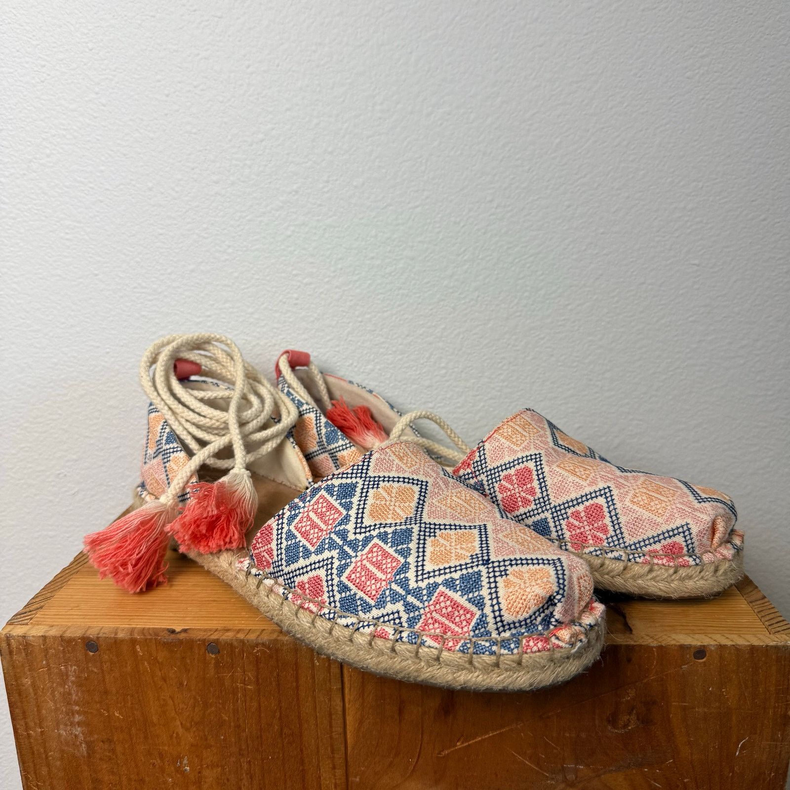 Toms Toms Katalina Espadrilles with Tassel Ties - Summer Flats Size US 8.5 / IT 38.5 - 6 Thumbnail