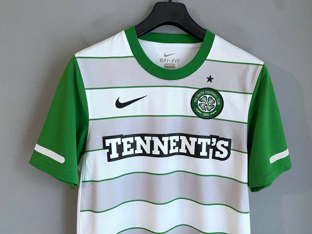 Nike Celtic FC 2011/2012 Away Football Shirt Soccer Jersey Size S Size US S / EU 44-46 / 1 - 3 Thumbnail