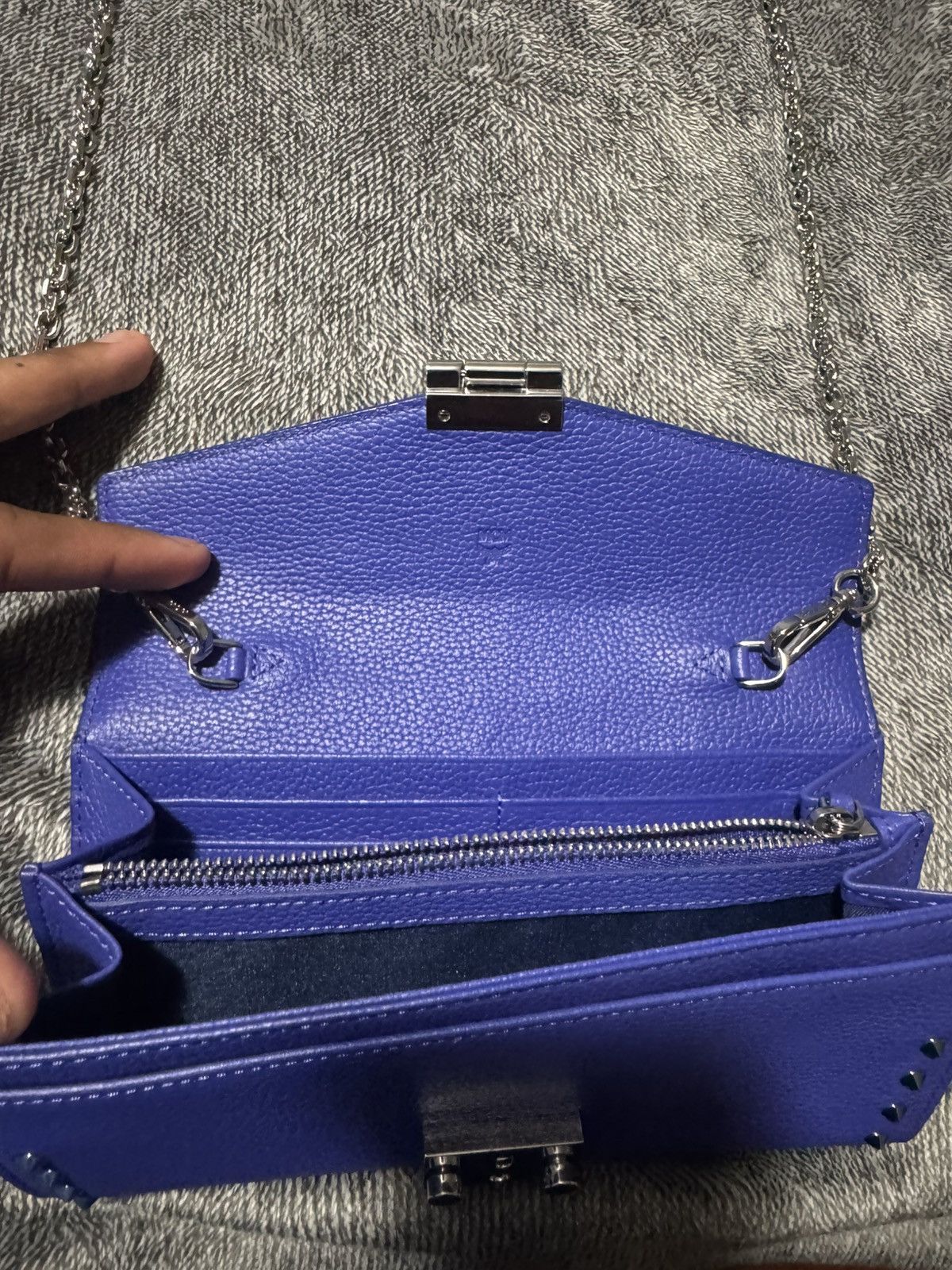 MCM MCM chain bag, Blue body with silver chain. Size ONE SIZE - 6 Thumbnail