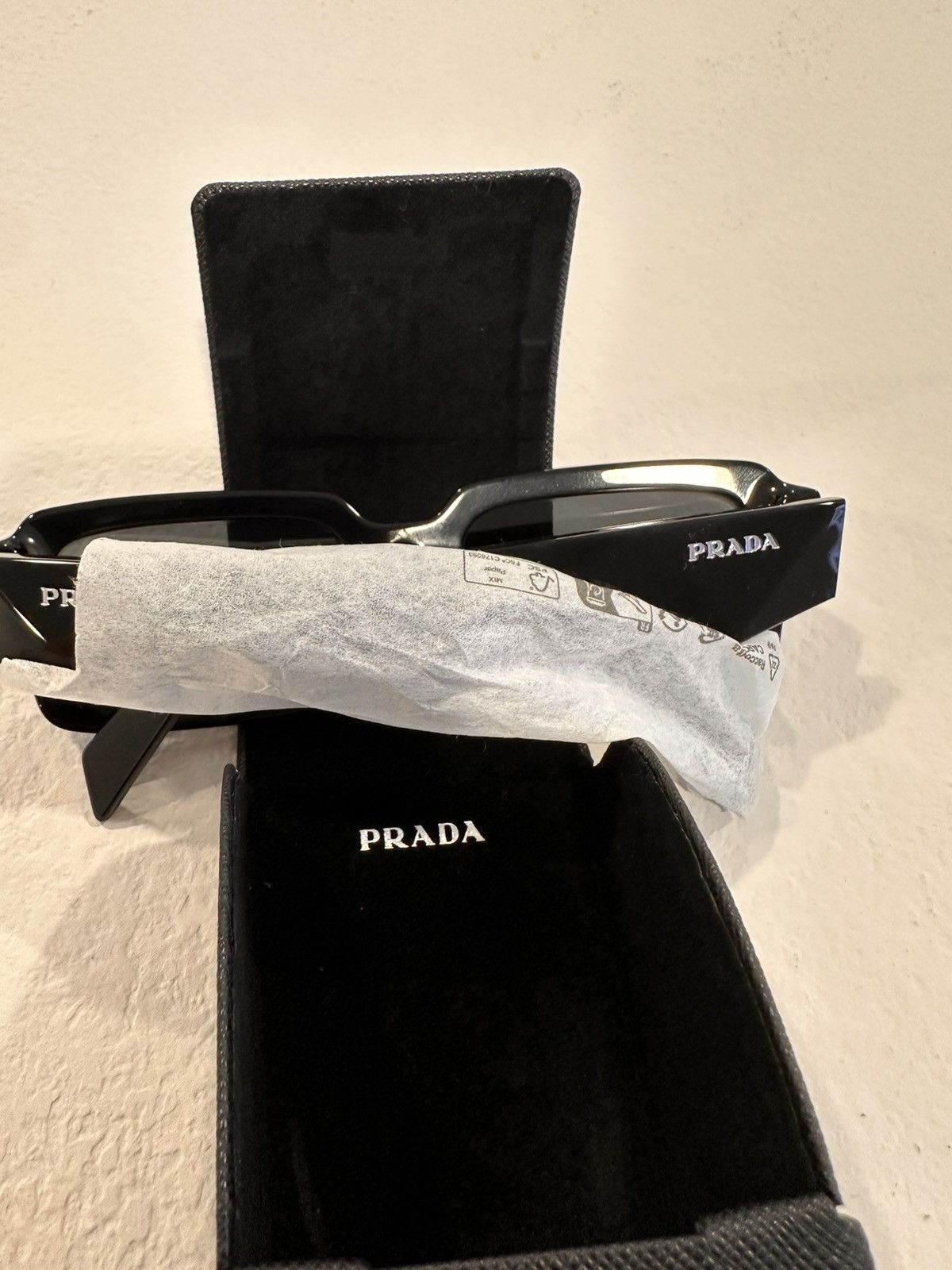 Prada Prada Shades Size ONE SIZE - 2 Thumbnail