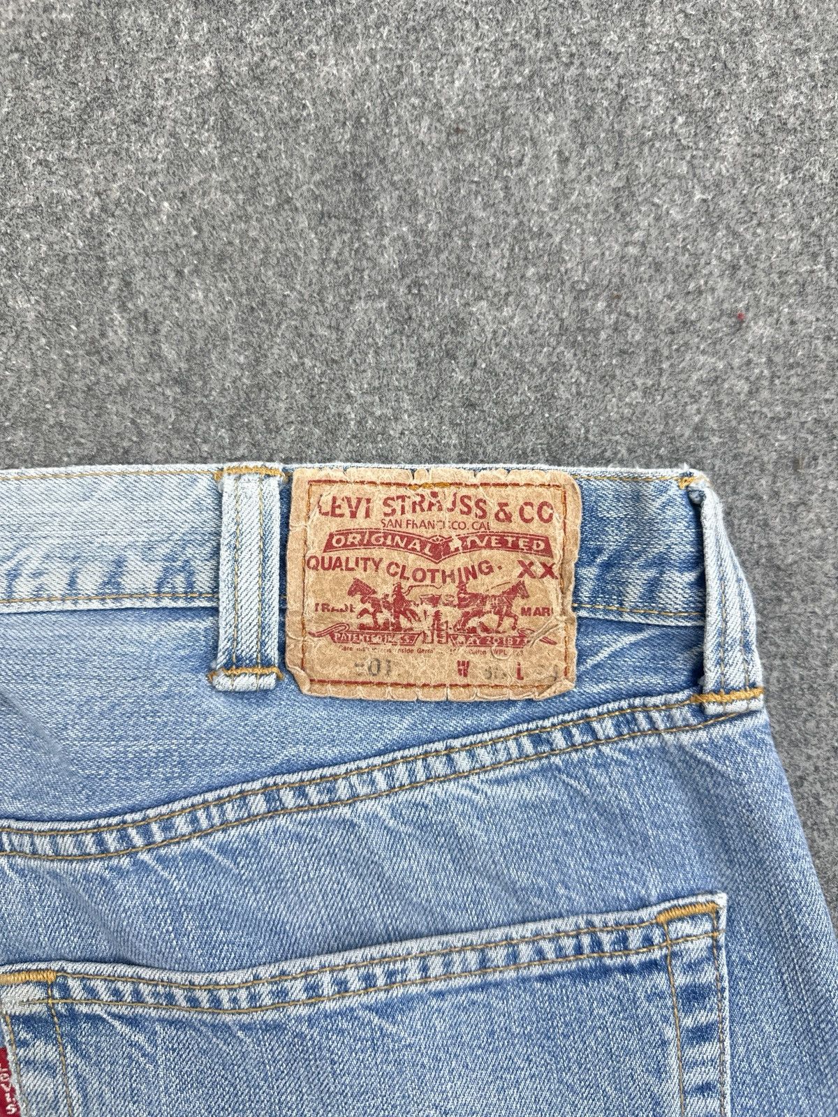 Levi's Vintage Levis 501 Faded Blue Jeans SA0001 Size US 37 - 5 Thumbnail