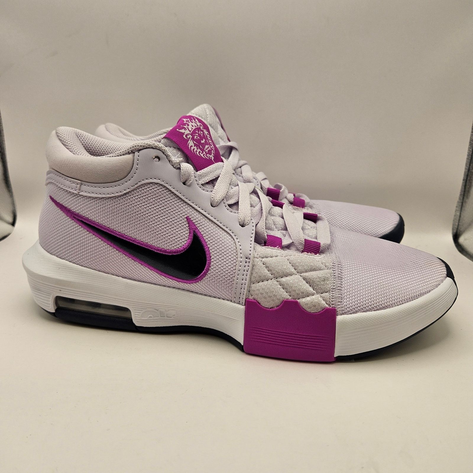 Nike NIKE LEBRON SIZE 9 WITNESS 9 BARELY GRAPE HYPER VIOLET Size US 9 / EU 42 - 4 Thumbnail