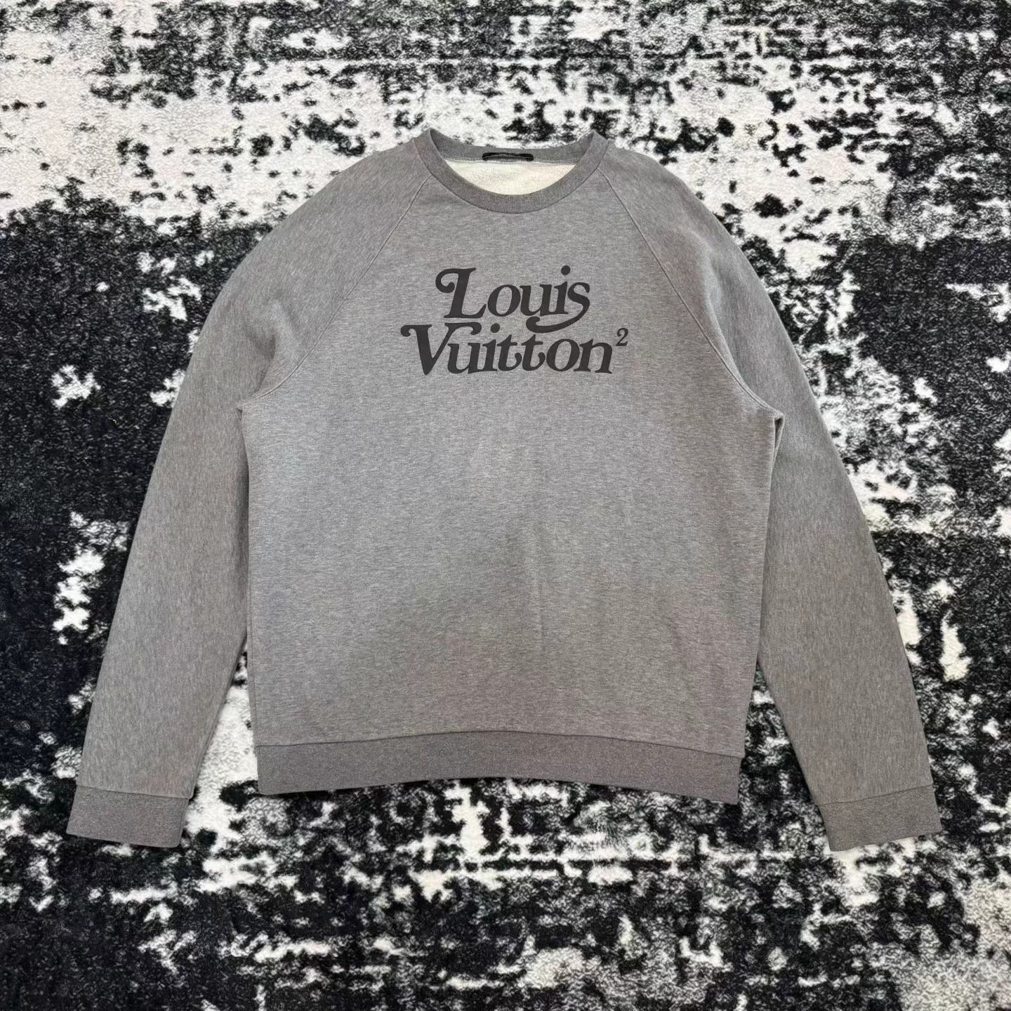Louis Vuitton LV NIGO x Gray Script Logo Sweatshirt XXL Size US XL / EU 56 / 4 - 1 Thumbnail