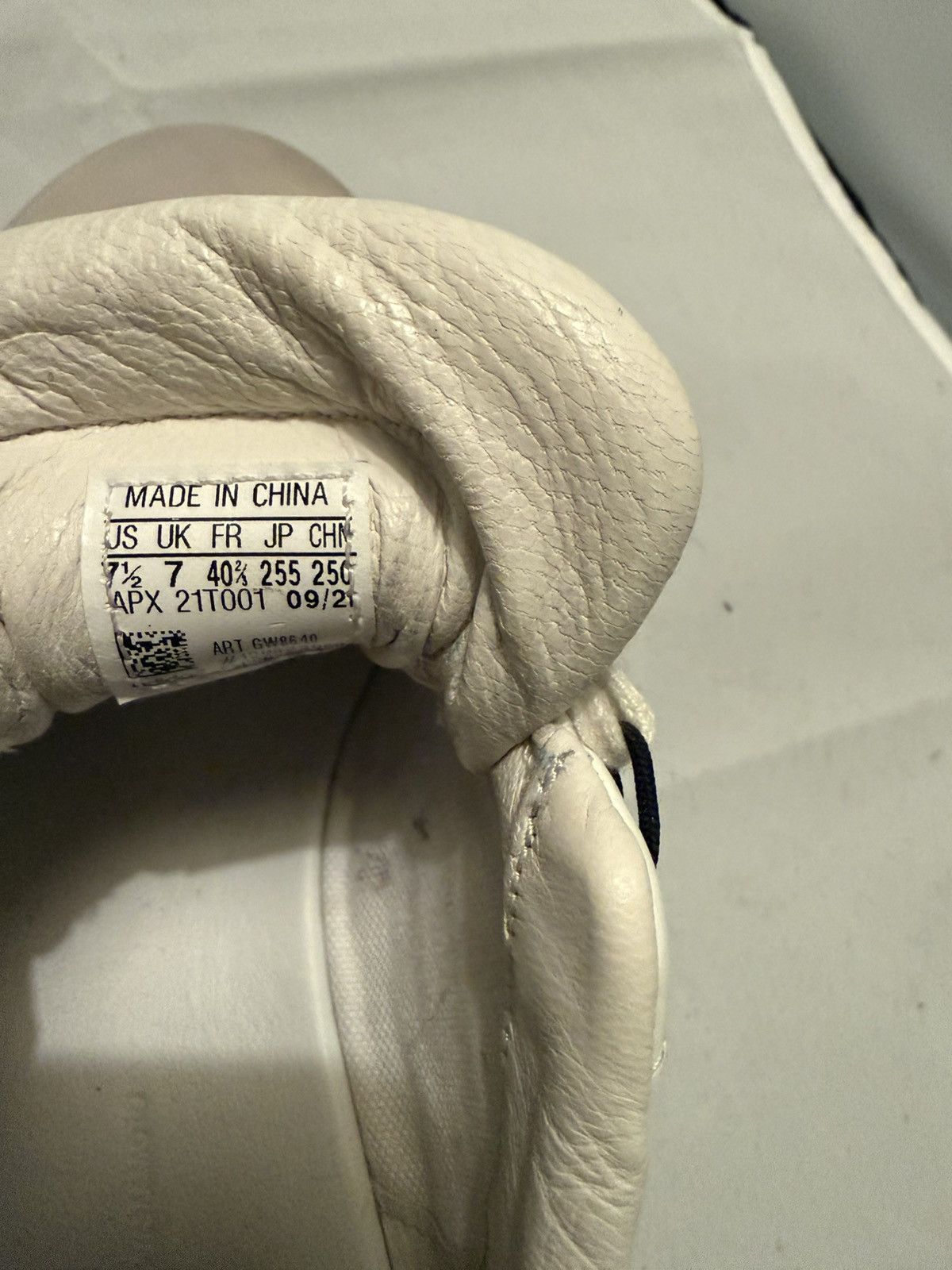Adidas × Y-3 Adidas Y-3 GR.1P low-top sneaker in core white/black. Size US 7.5 / EU 40-41 - 7 Thumbnail