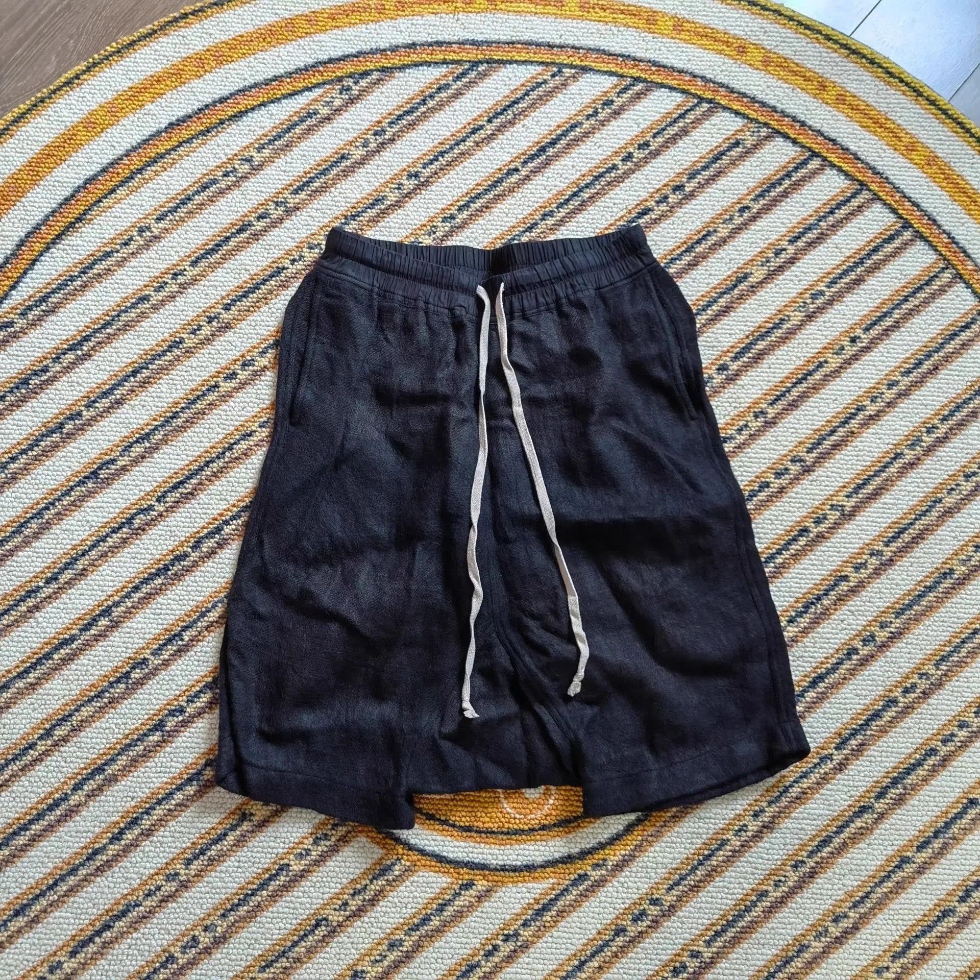 Rick Owens Black Drawstring Casual Shorts. Size US 34 / EU 50 - 1 Thumbnail