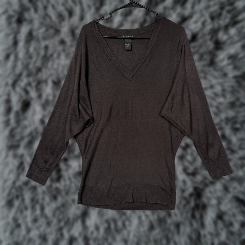 Vintage New York & Company Sweater Womens S Brown Tunic Dolman Minimalist Preppy V-Neck Long Sleeve Knit Batwing Solid 90s? Size S / US 4 / IT 40 - 1 Thumbnail